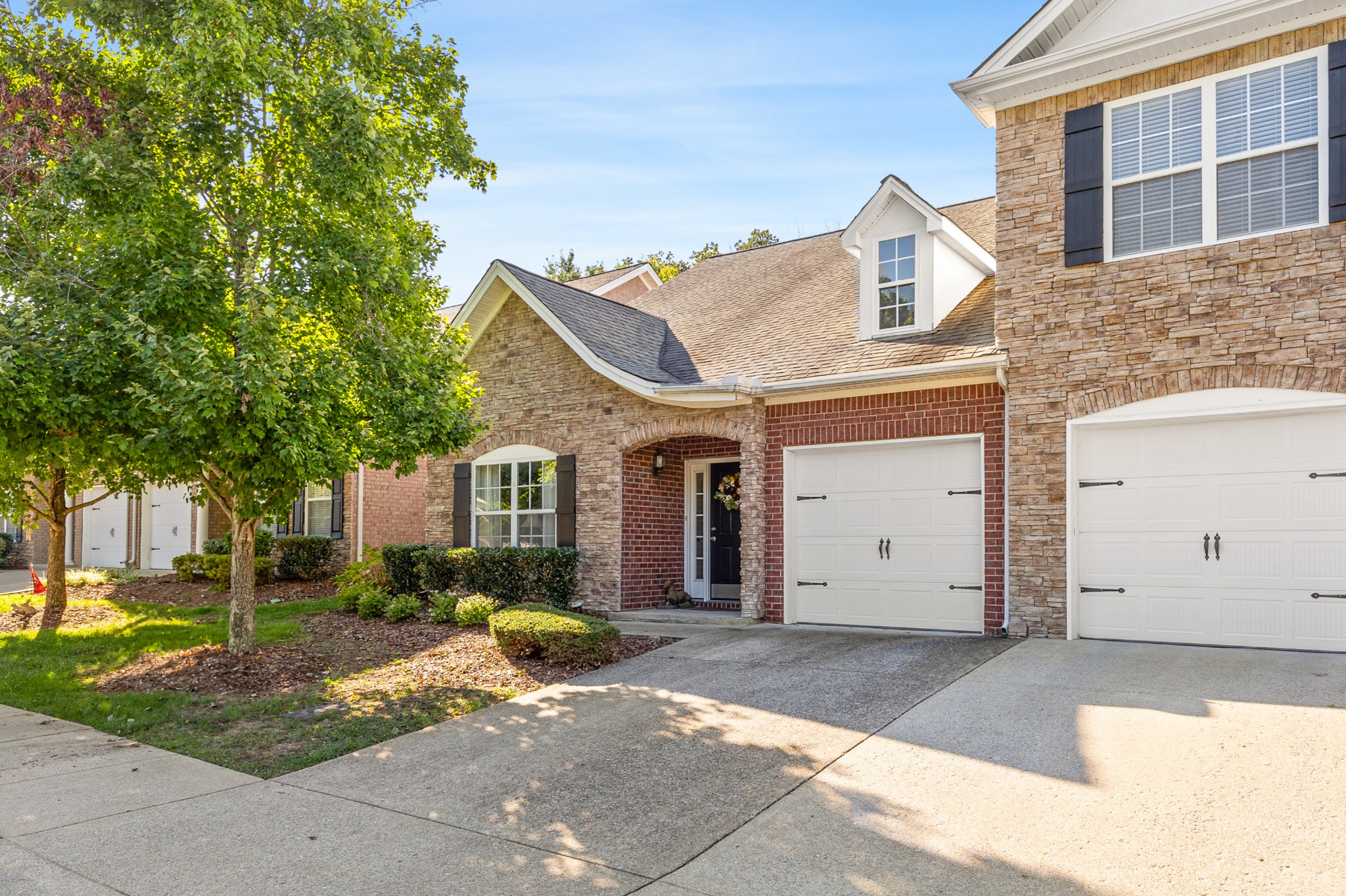 833 Barrington Place Dr
