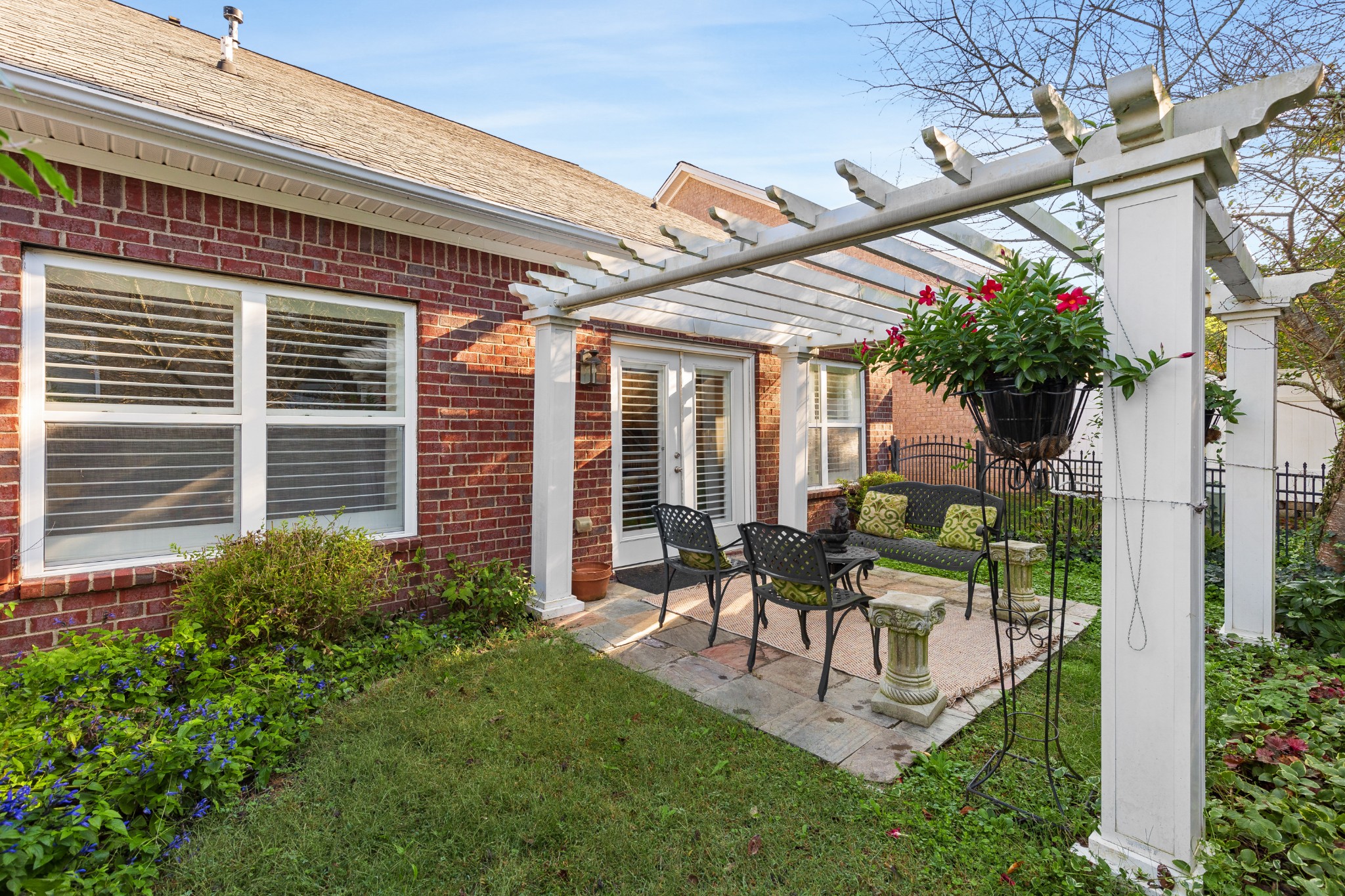 833 Barrington Place Dr