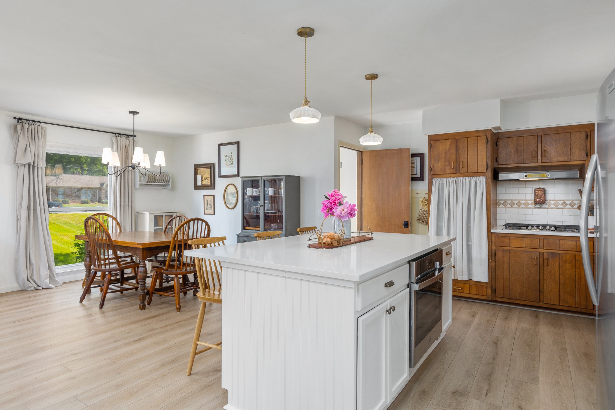 817 Fredricksburg Rd