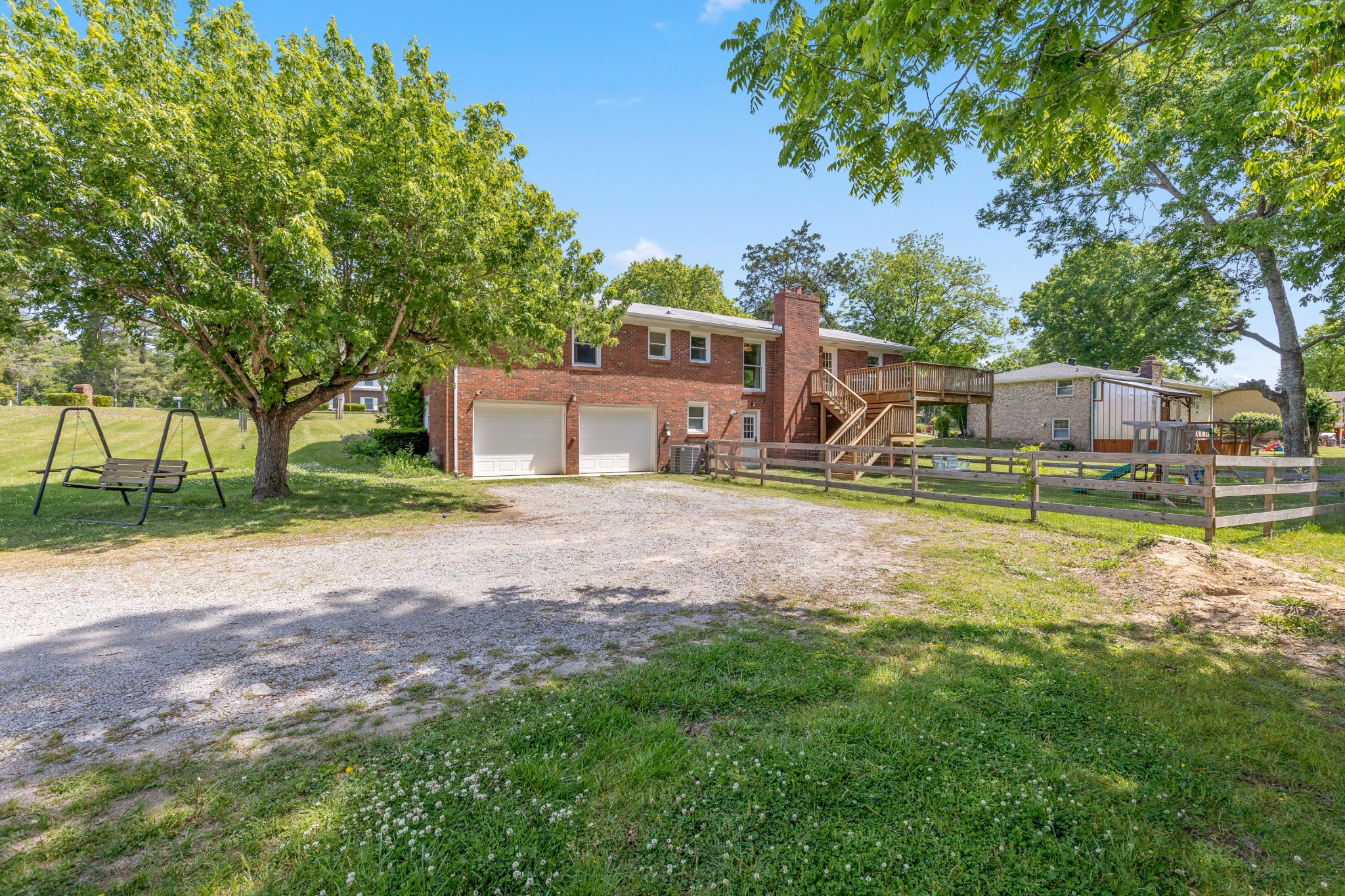 817 Fredricksburg Rd