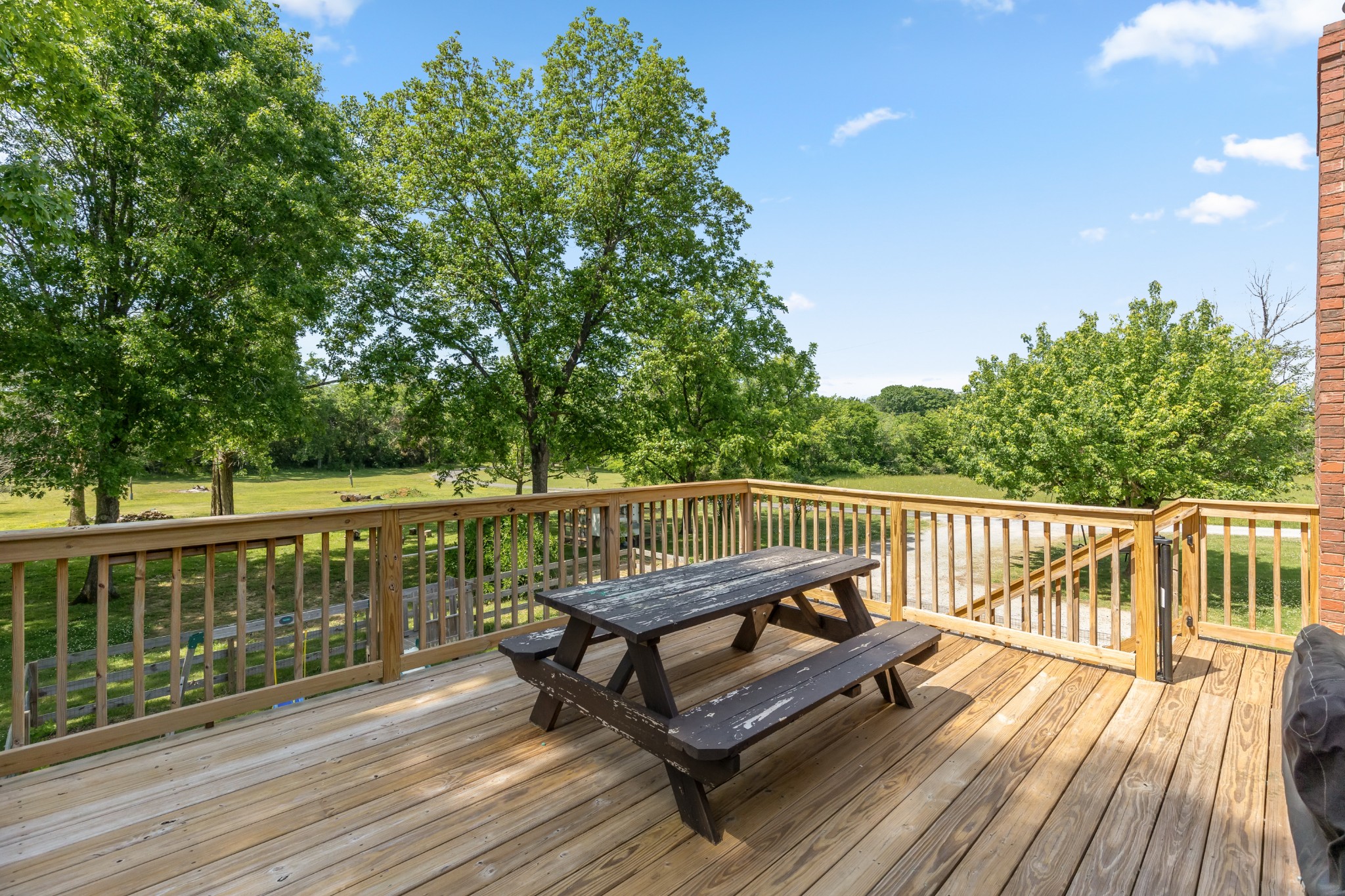 817 Fredricksburg Rd