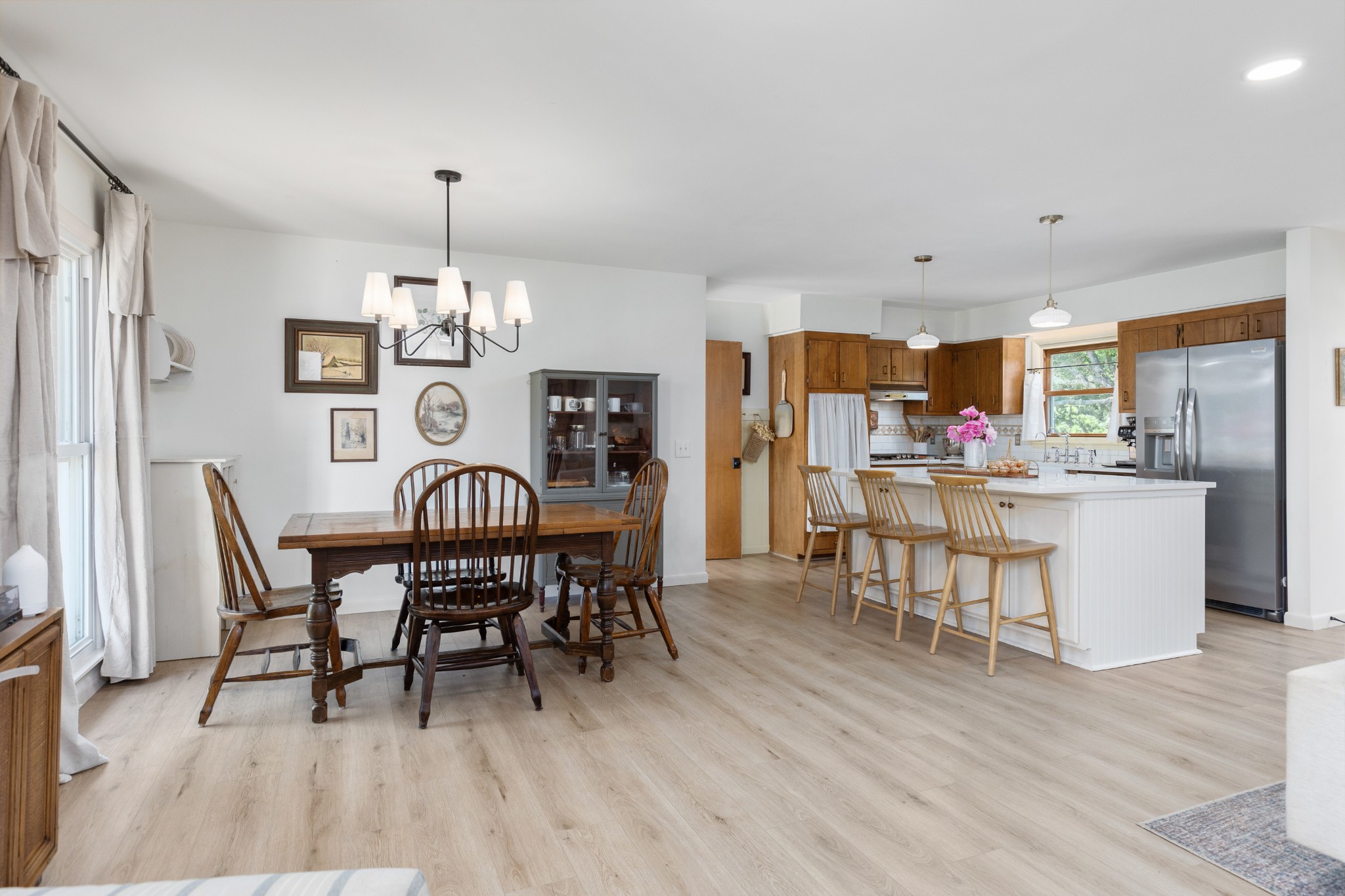 817 Fredricksburg Rd
