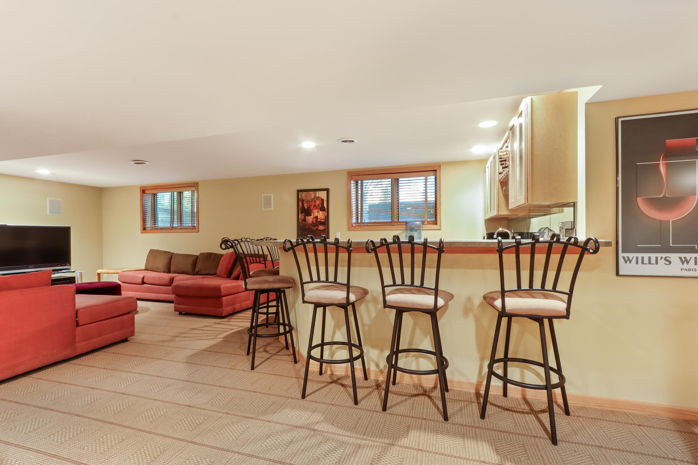 1050 Briarwood Dr