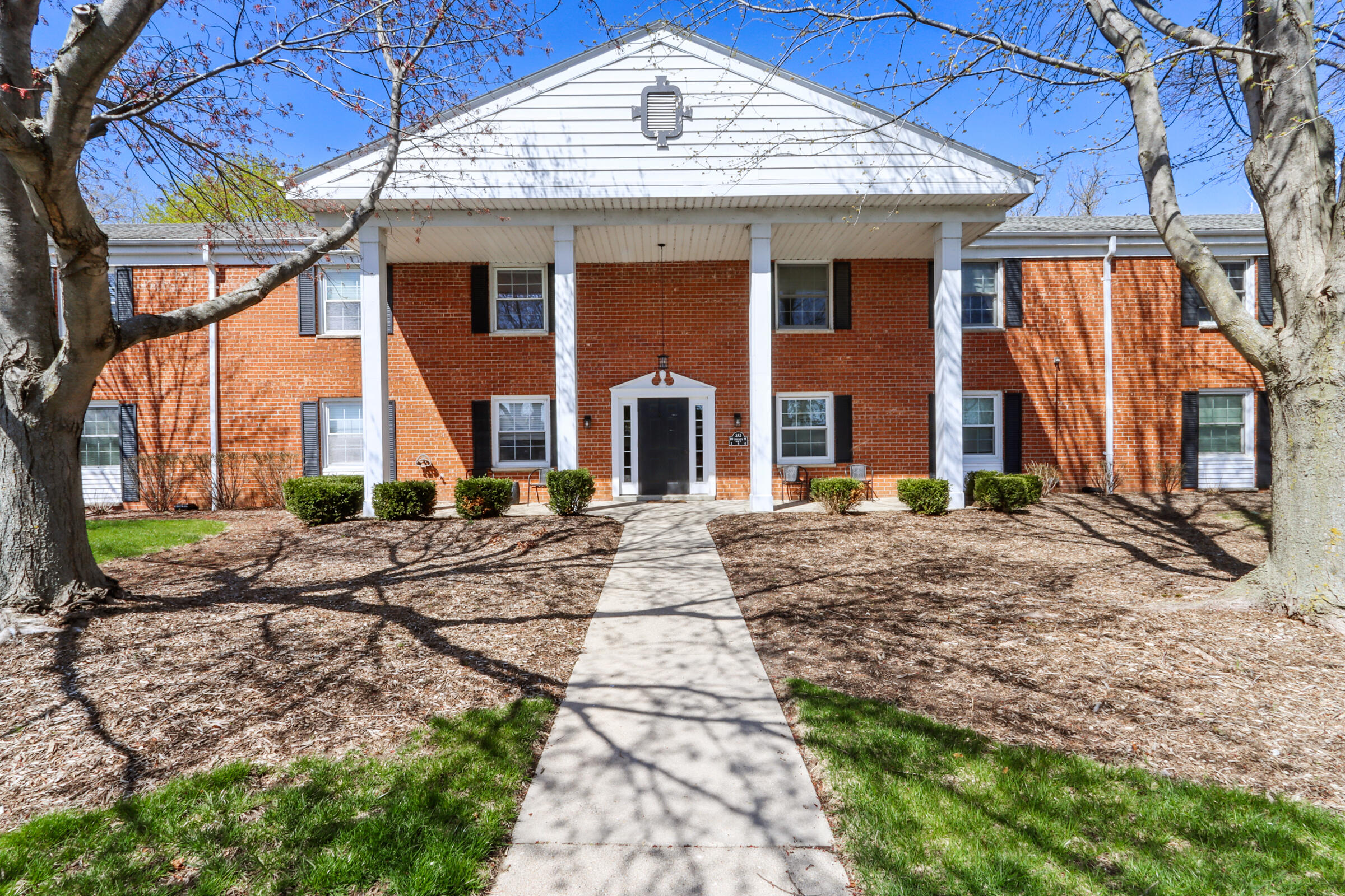352 County Road B 10