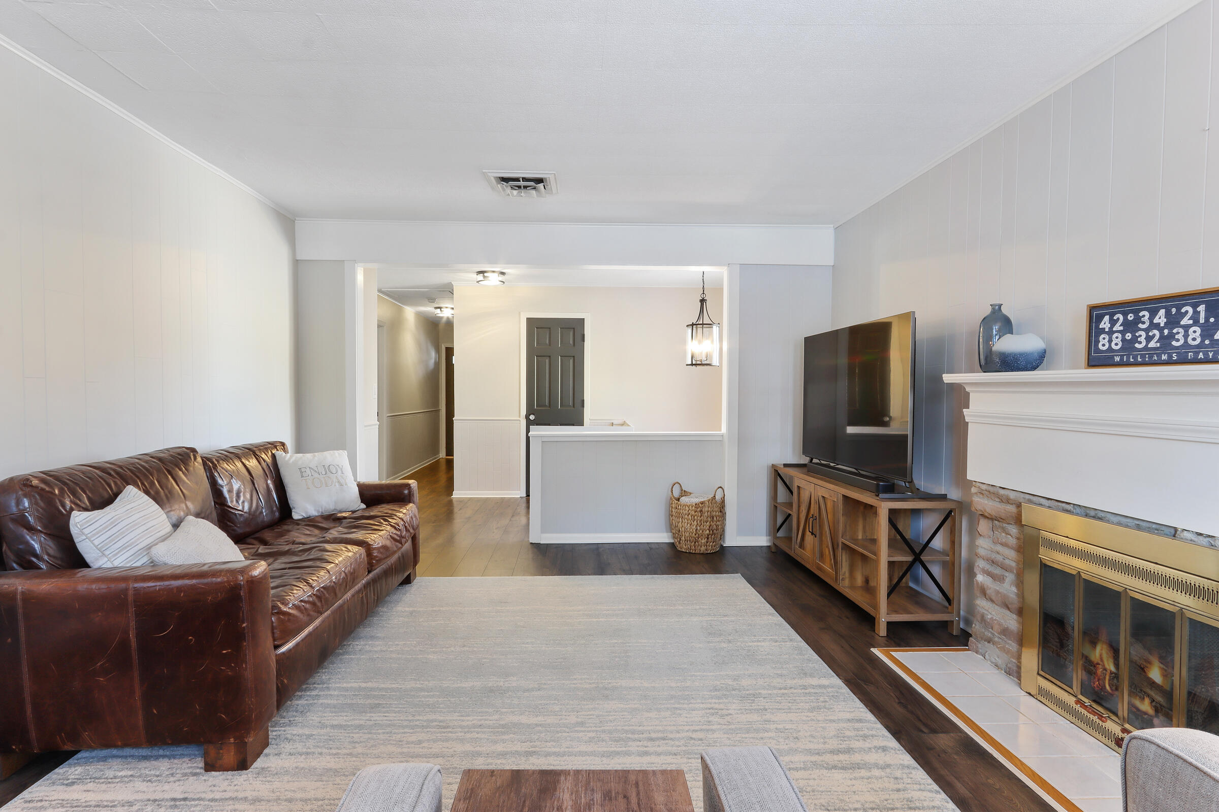 80 Jewell Dr