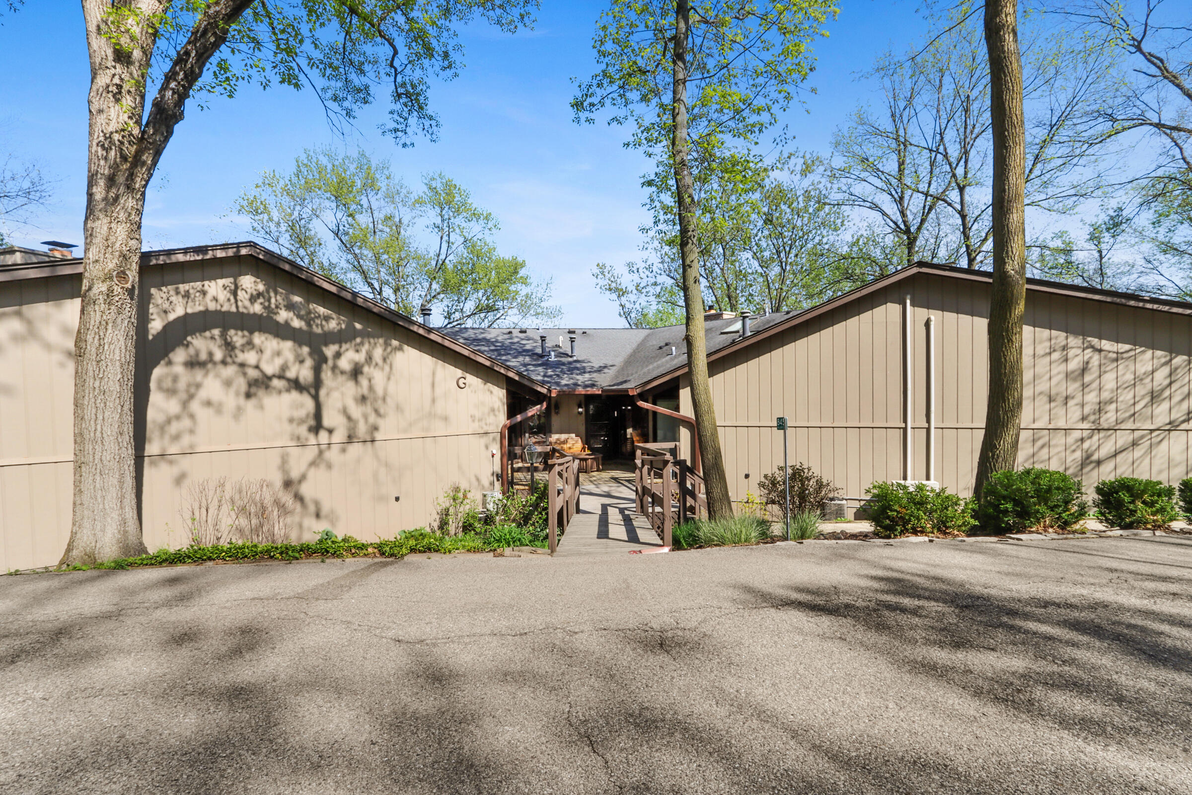 845 Hillside Dr G2