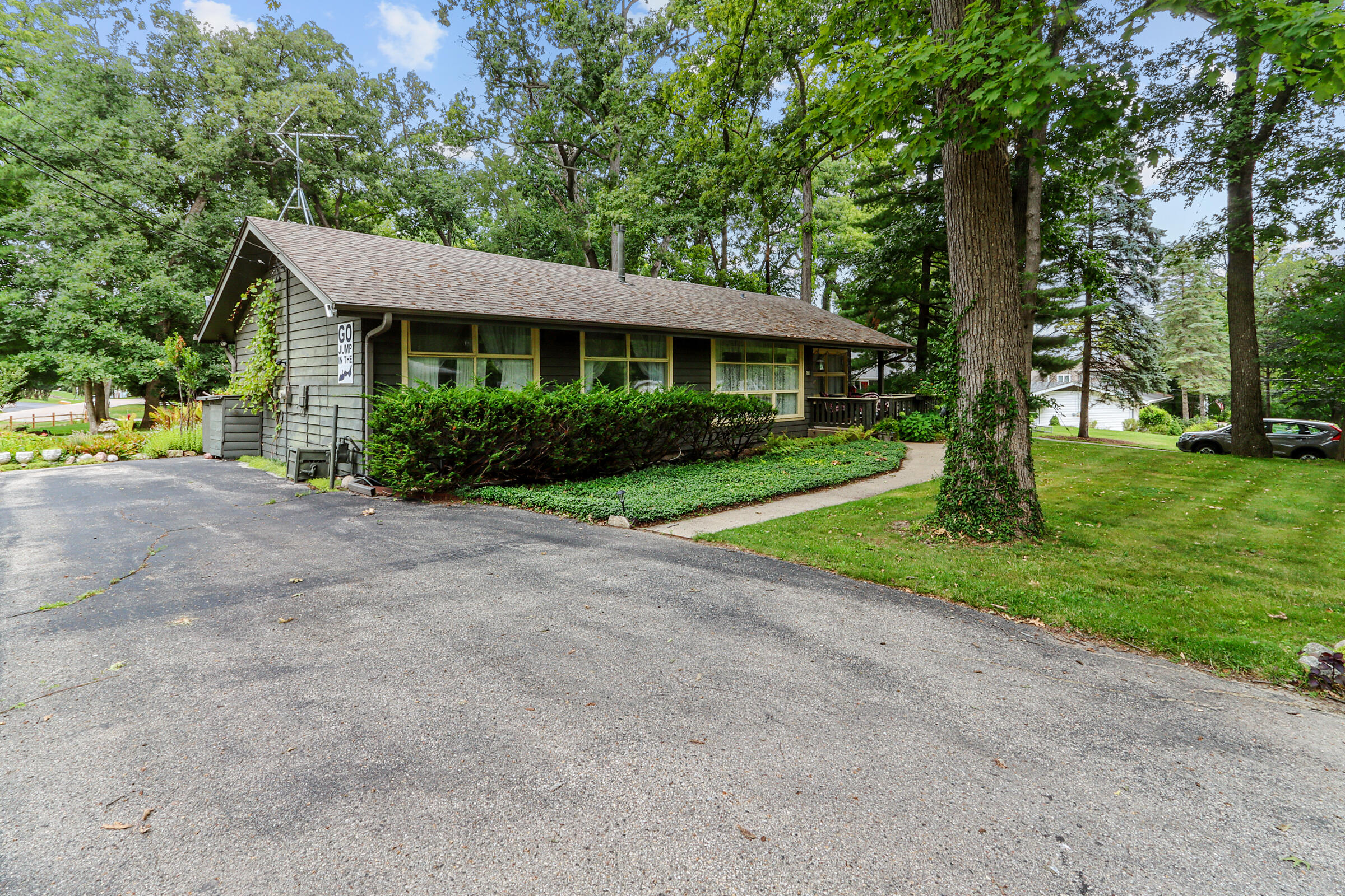 870 Brickley Dr