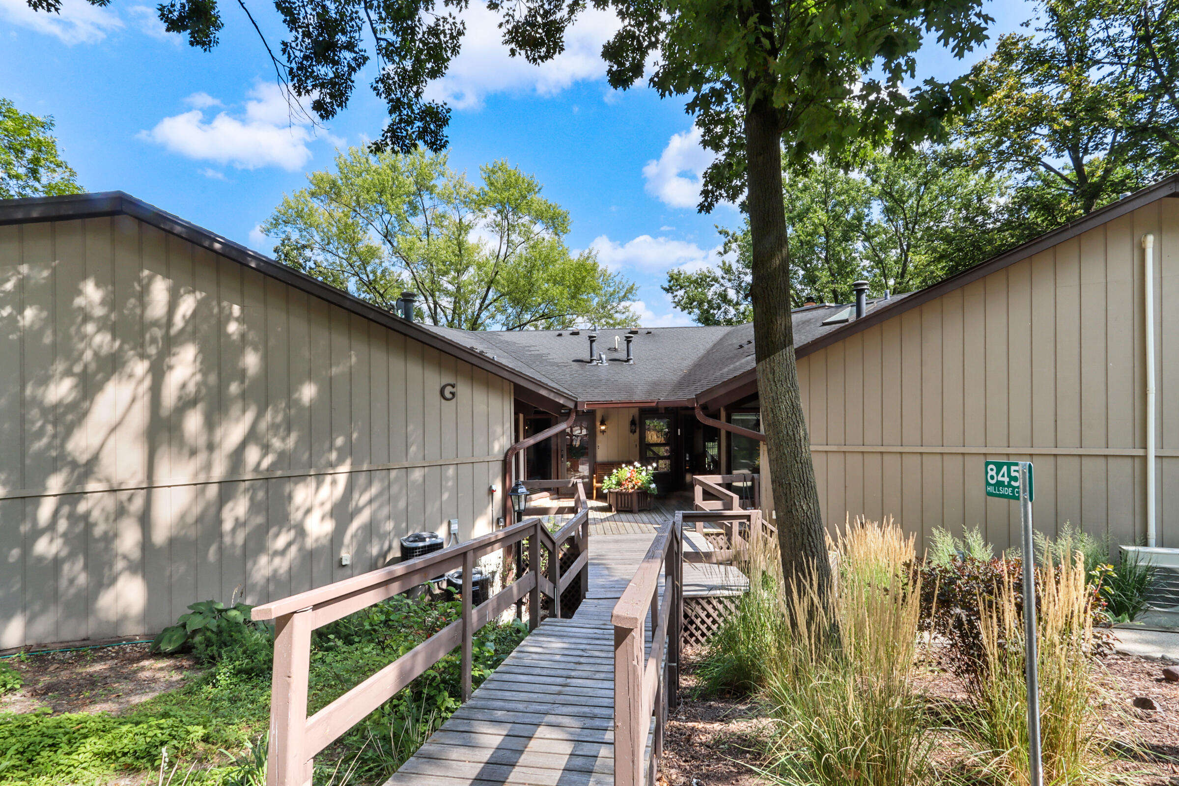 845 Hillside Dr G4