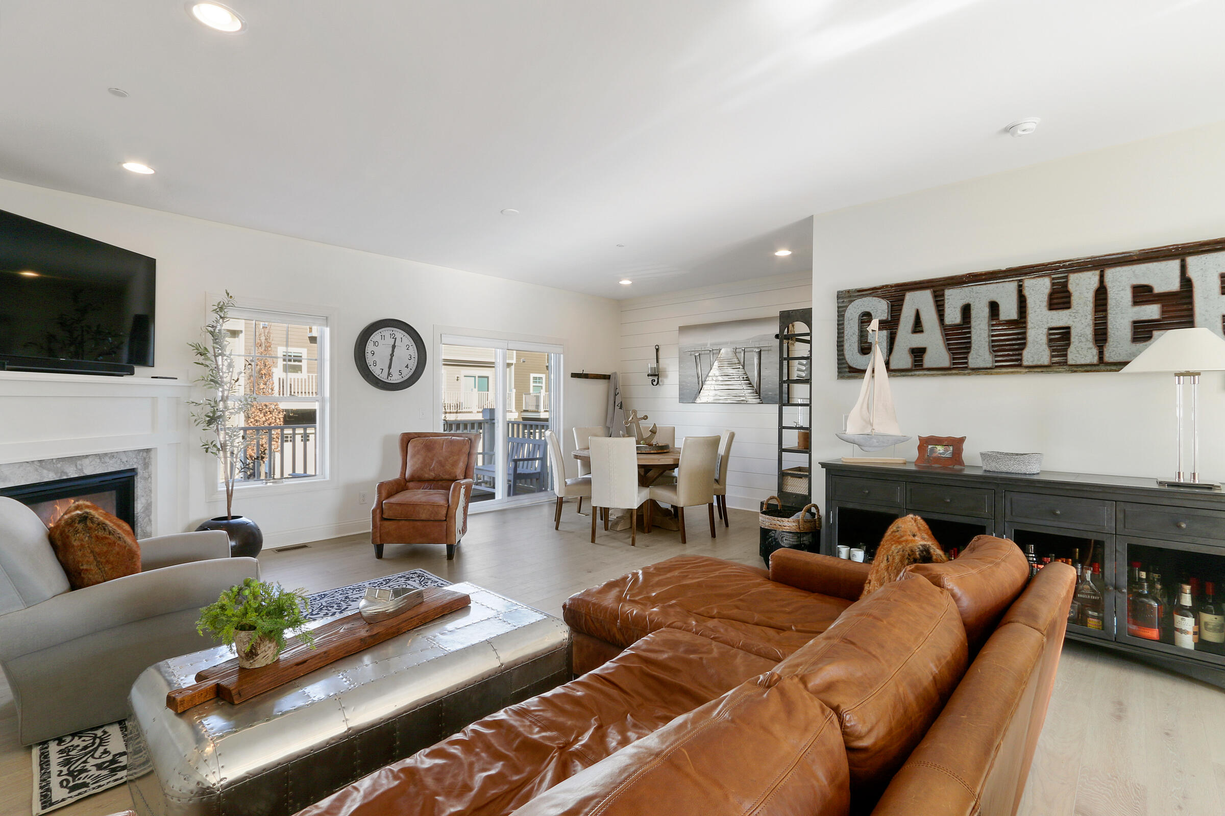 186 3rd Ave