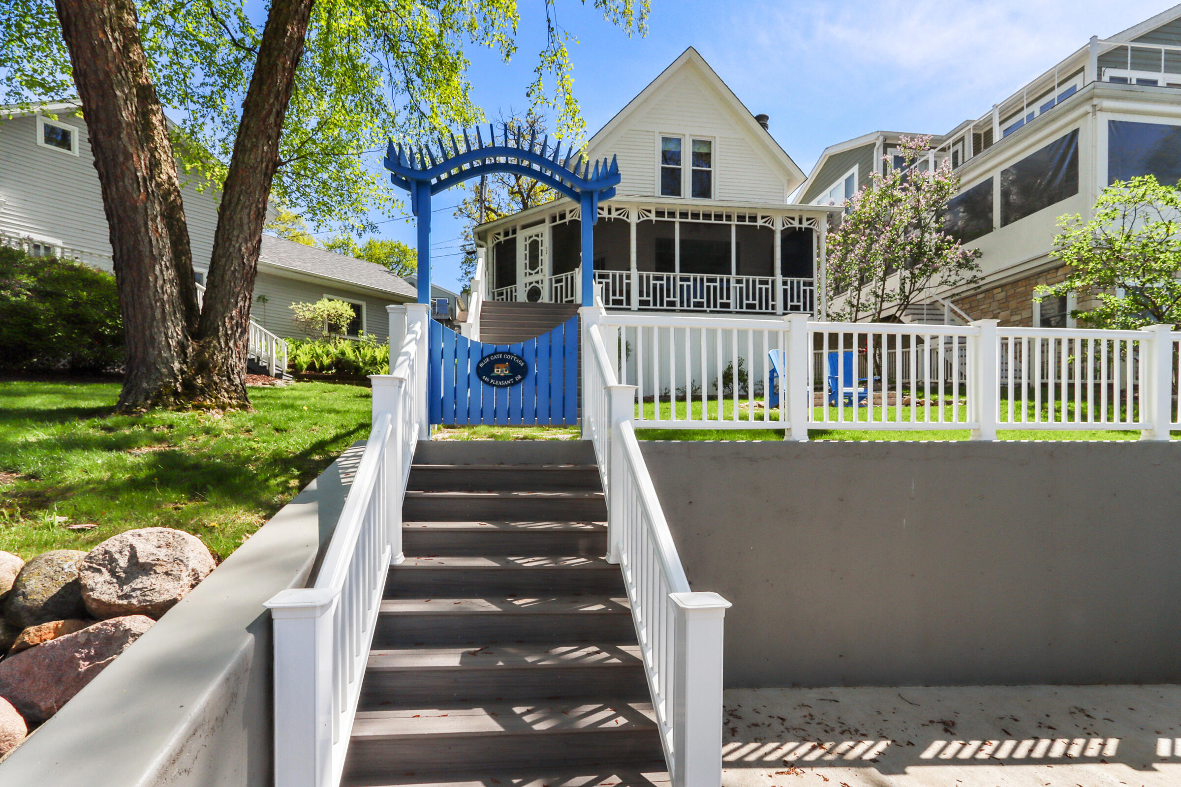 446 Walnut Pl