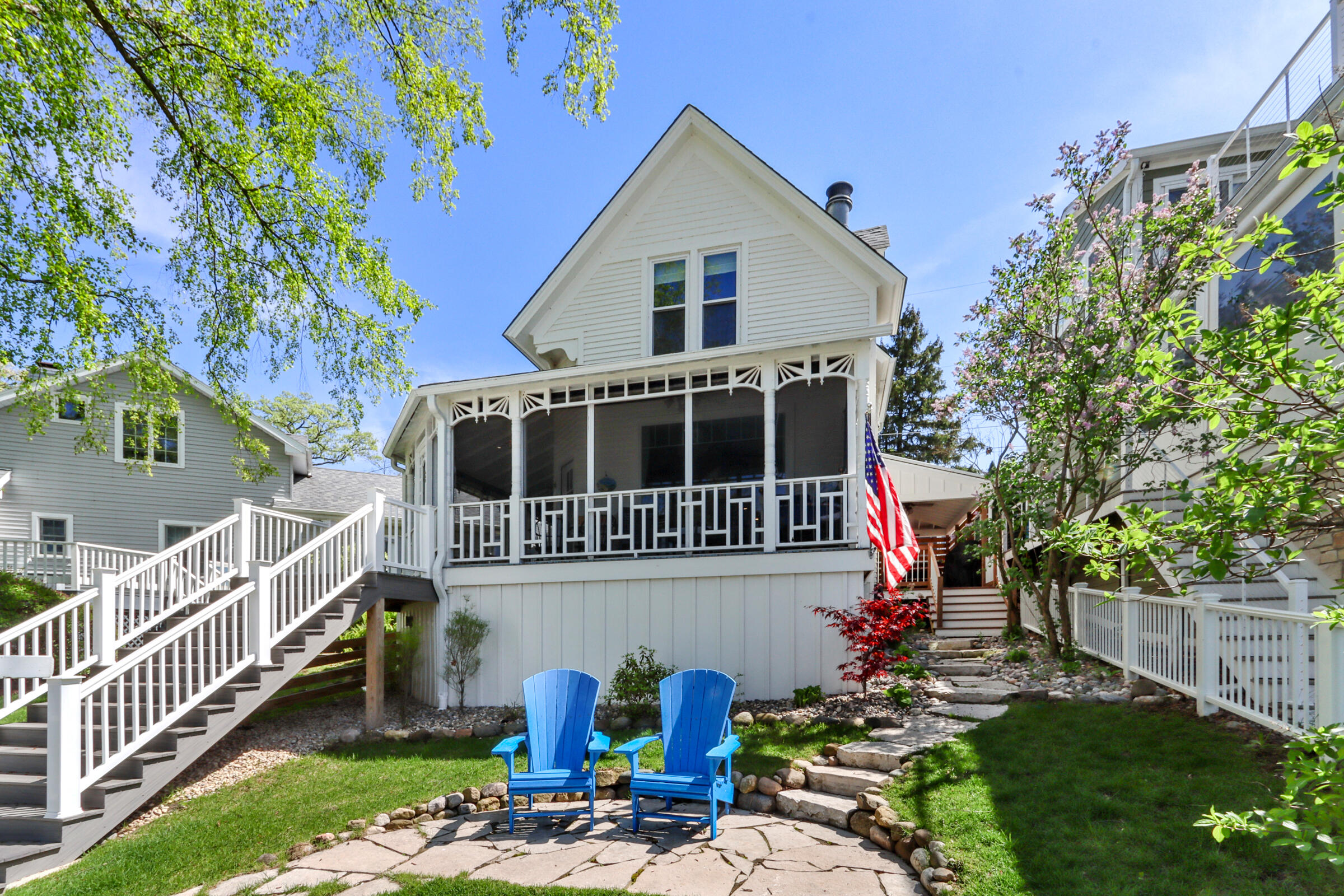 446 Walnut Pl