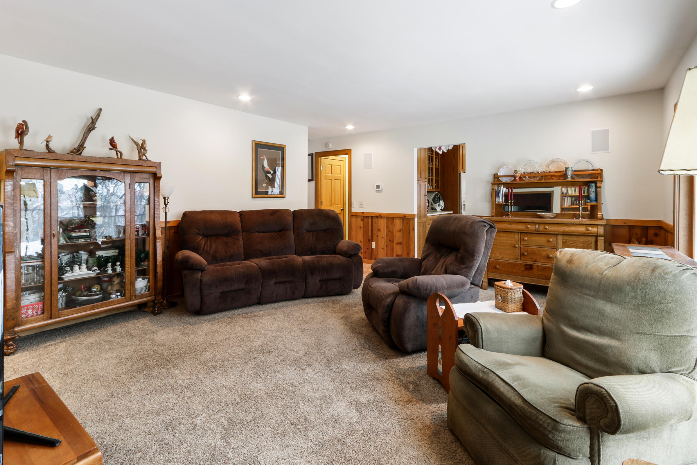 998 Tarrant Dr