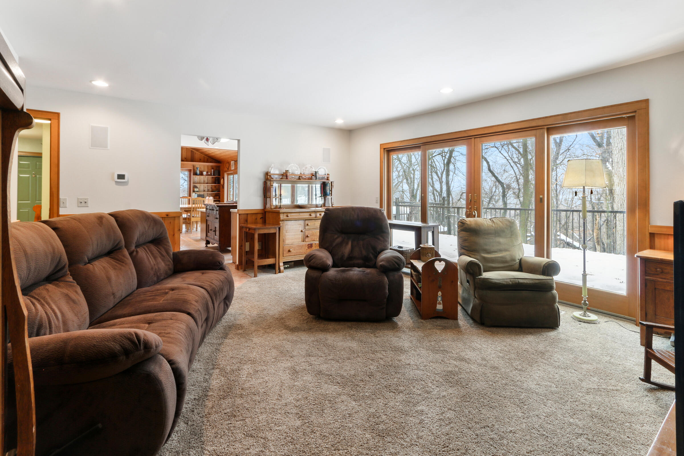 998 Tarrant Dr