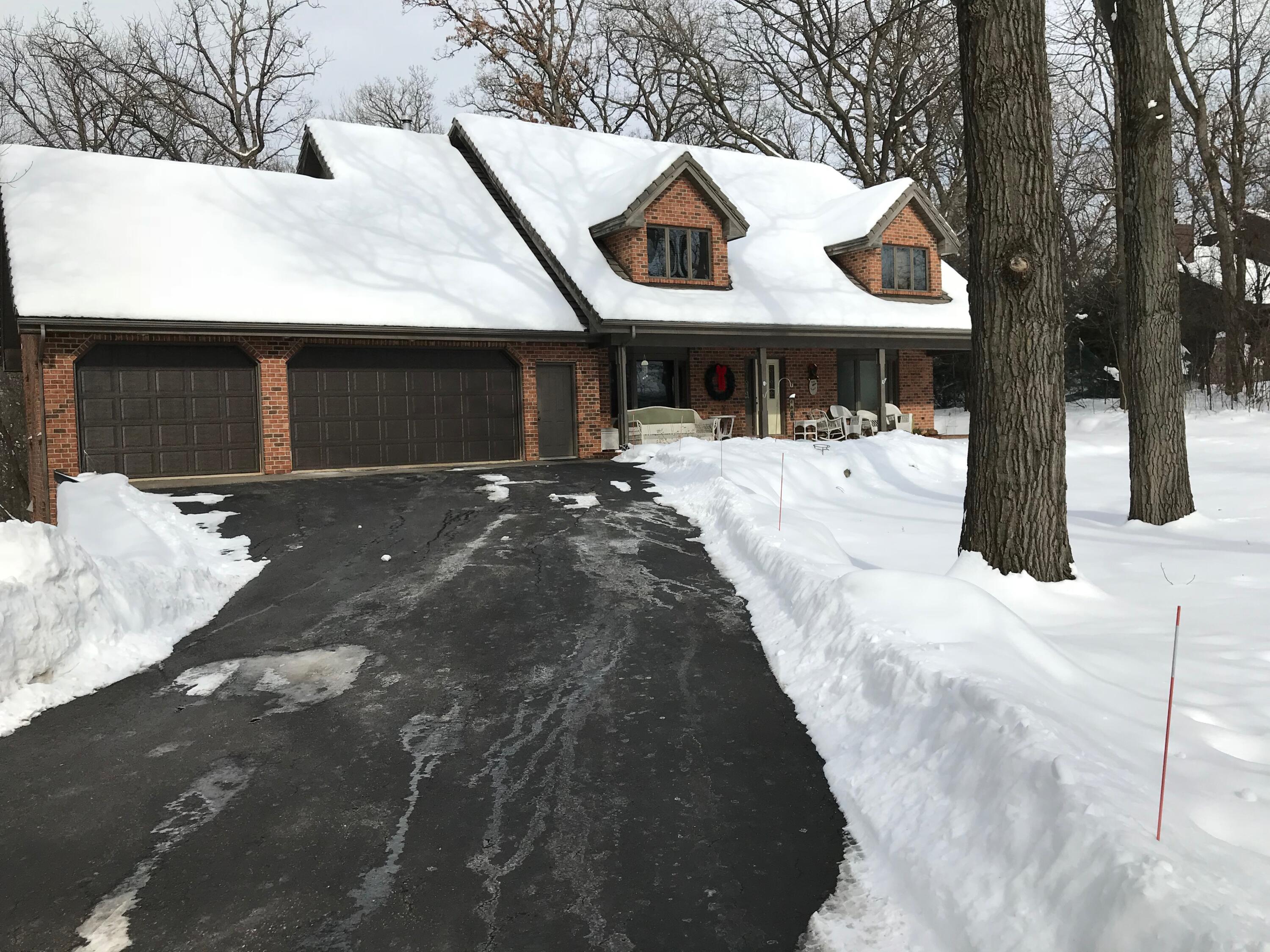 998 Tarrant Dr