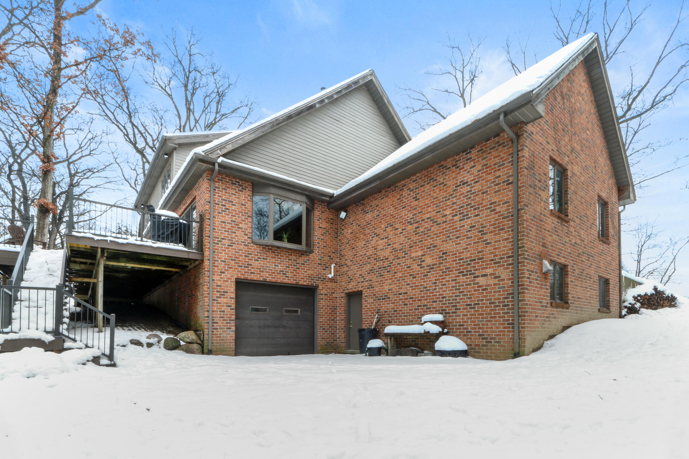 998 Tarrant Dr