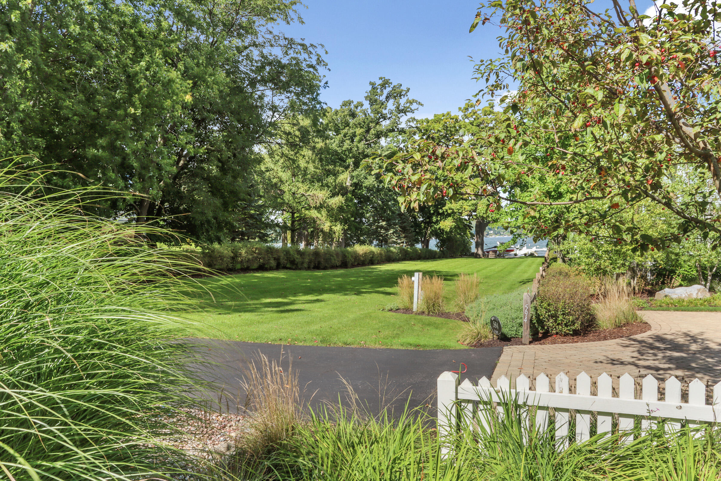 620 Cherry Dr, Fontana WI, 53125
