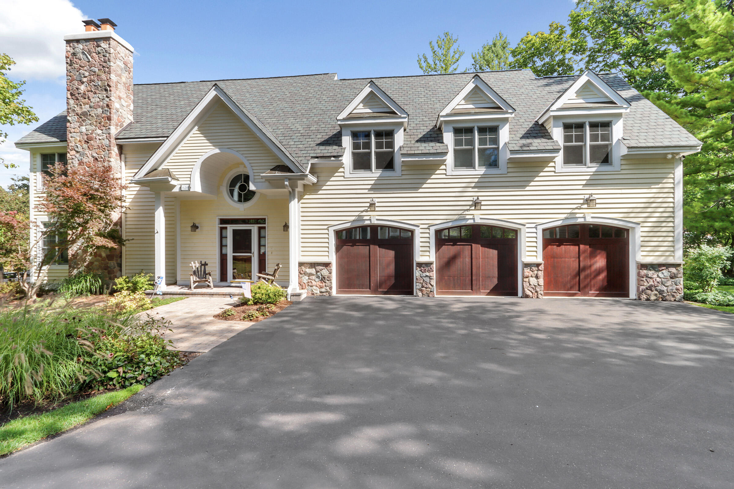 620 Cherry Dr, Fontana WI, 53125