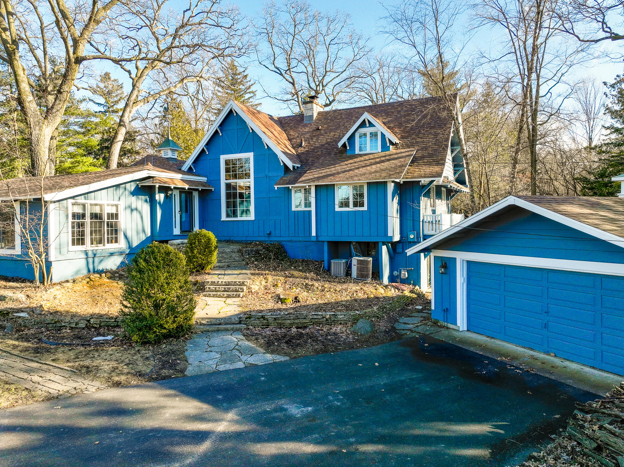 769 Arrowhead Dr