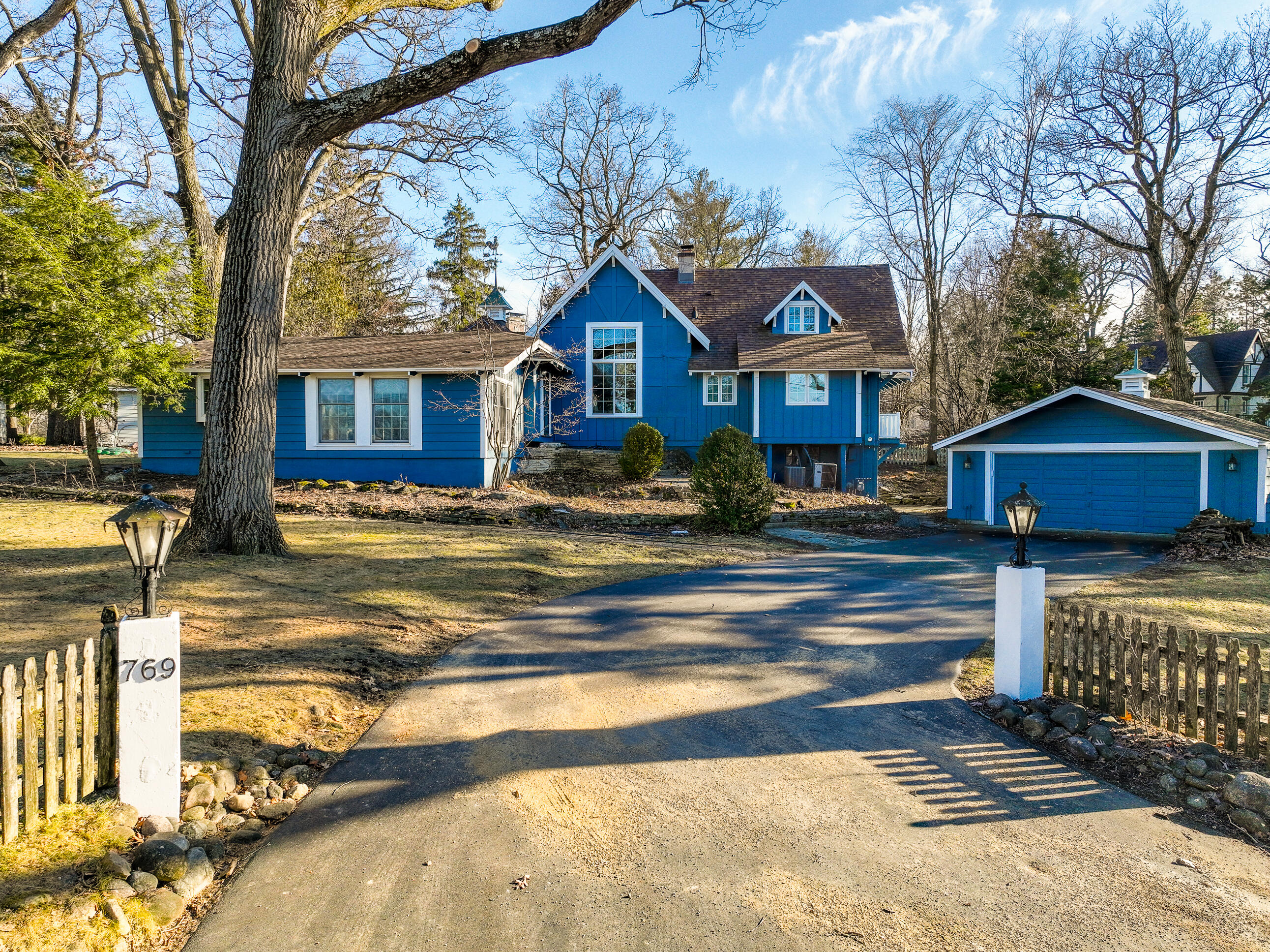 769 Arrowhead Dr