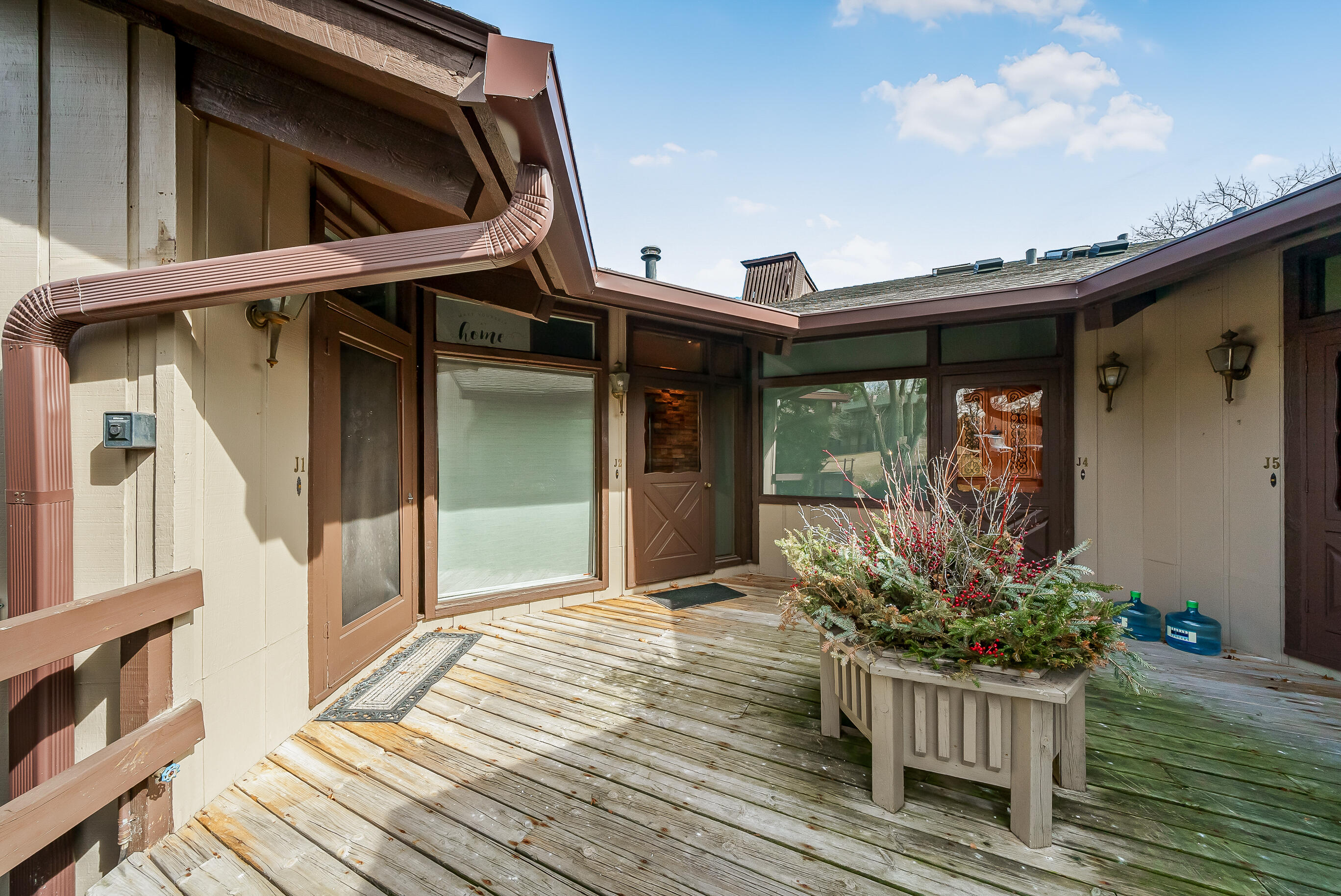 880 Windsor Dr J2