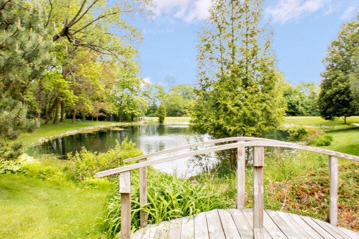 880 Windsor Dr J2
