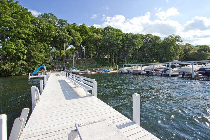 670 Upper Brookwood Dr