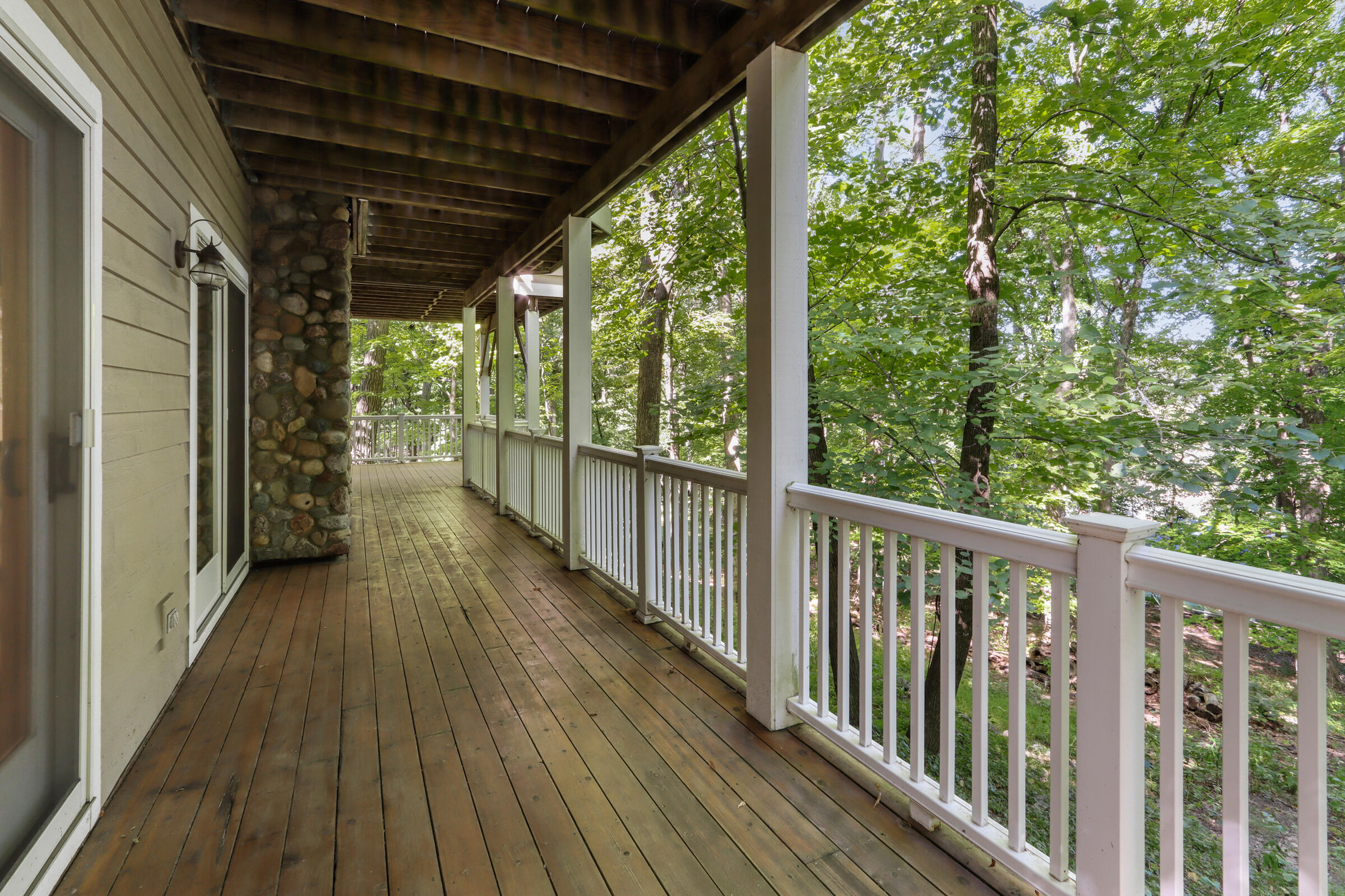 670 Upper Brookwood Dr