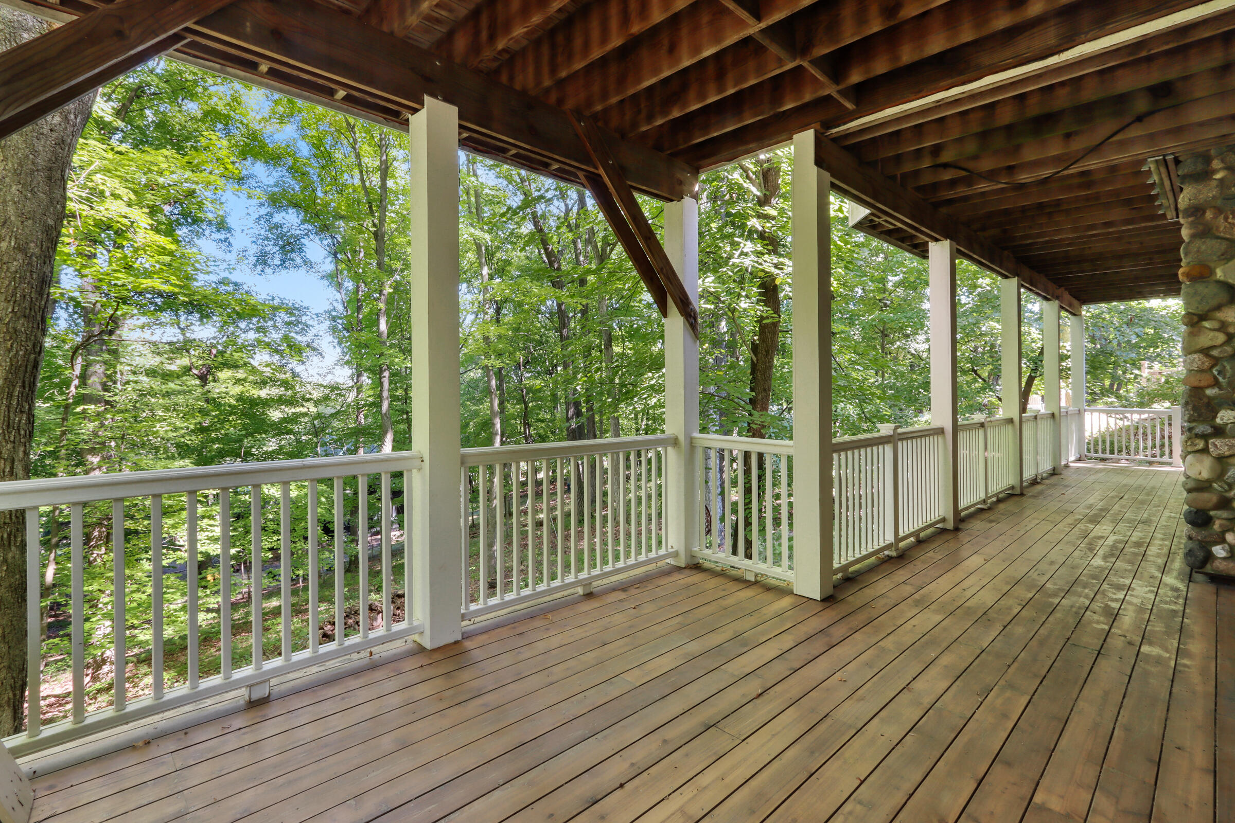 670 Upper Brookwood Dr