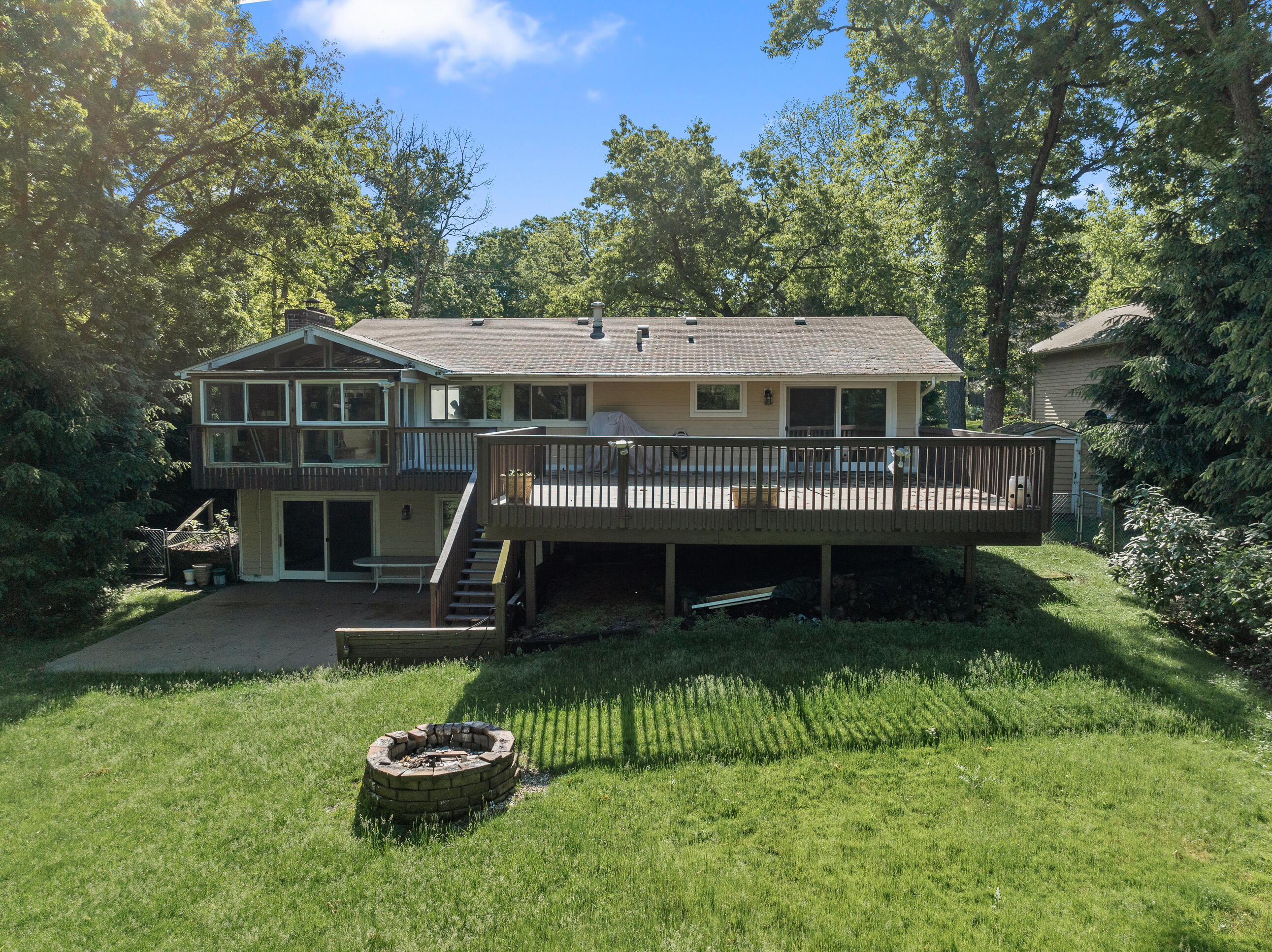 936 Tarrant Dr