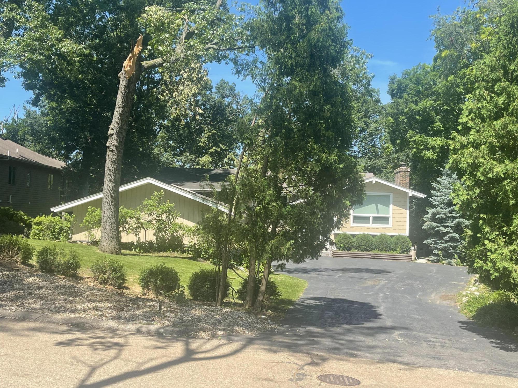 936 Tarrant Dr