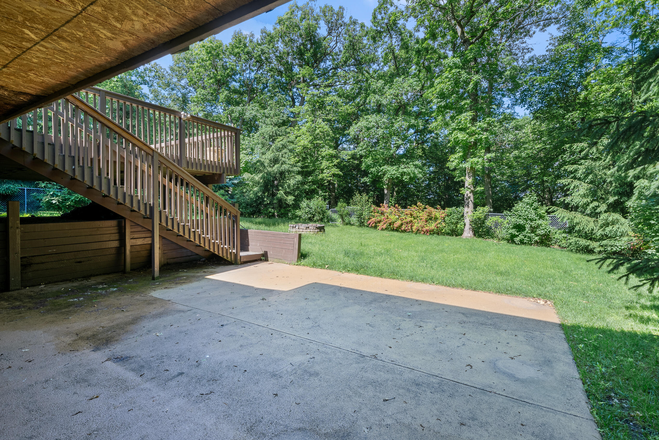 936 Tarrant Dr