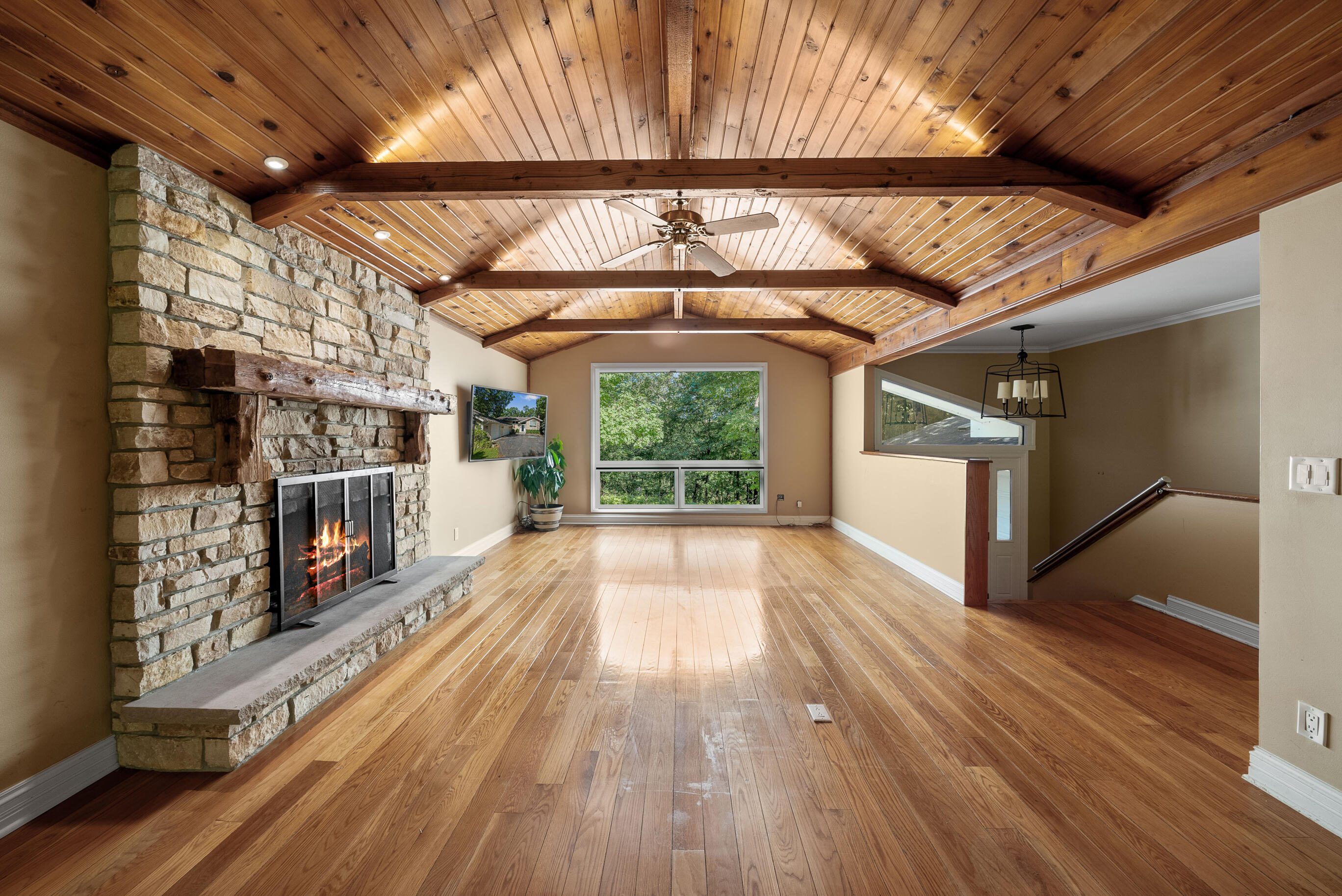 936 Tarrant Dr