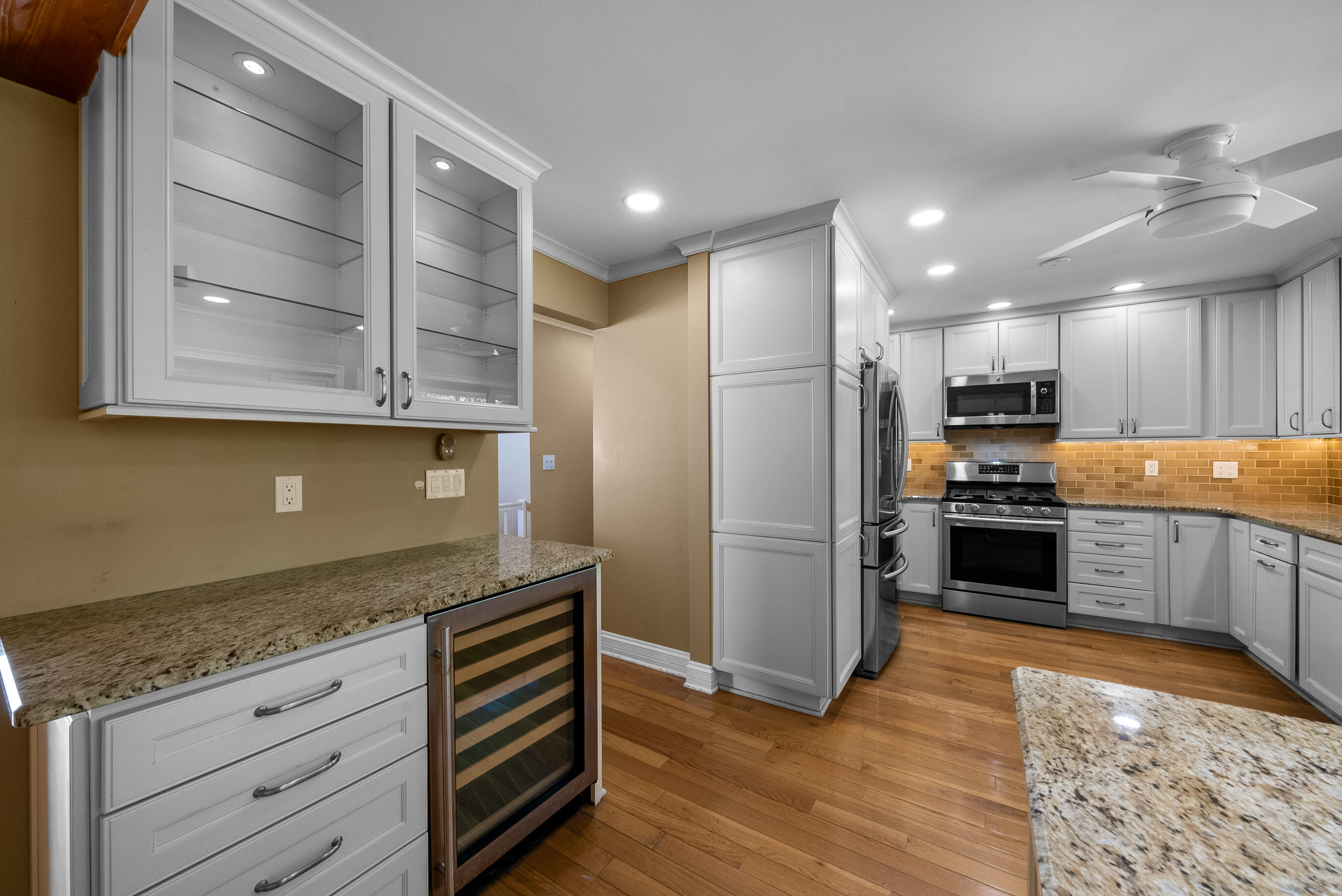 936 Tarrant Dr