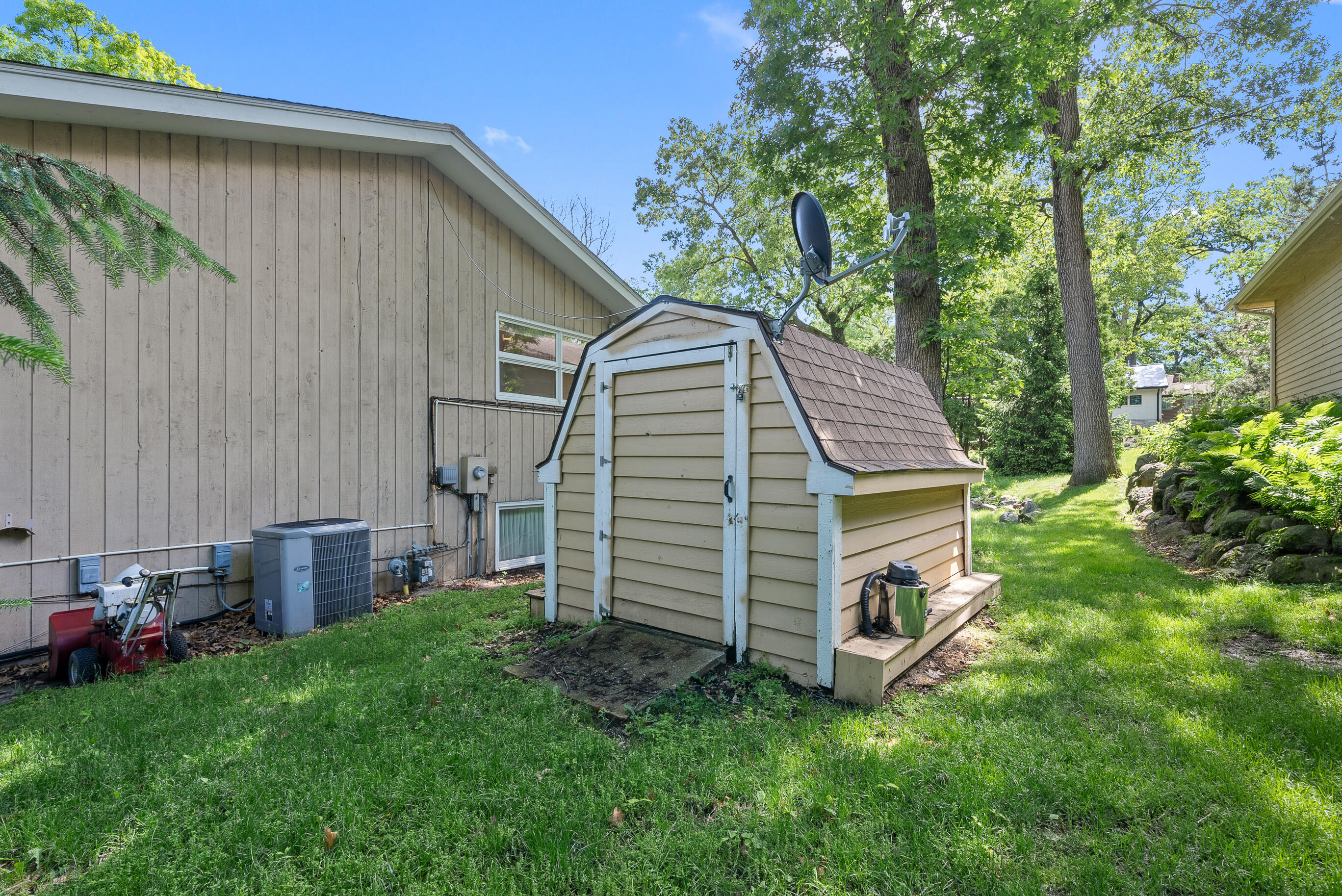 936 Tarrant Dr