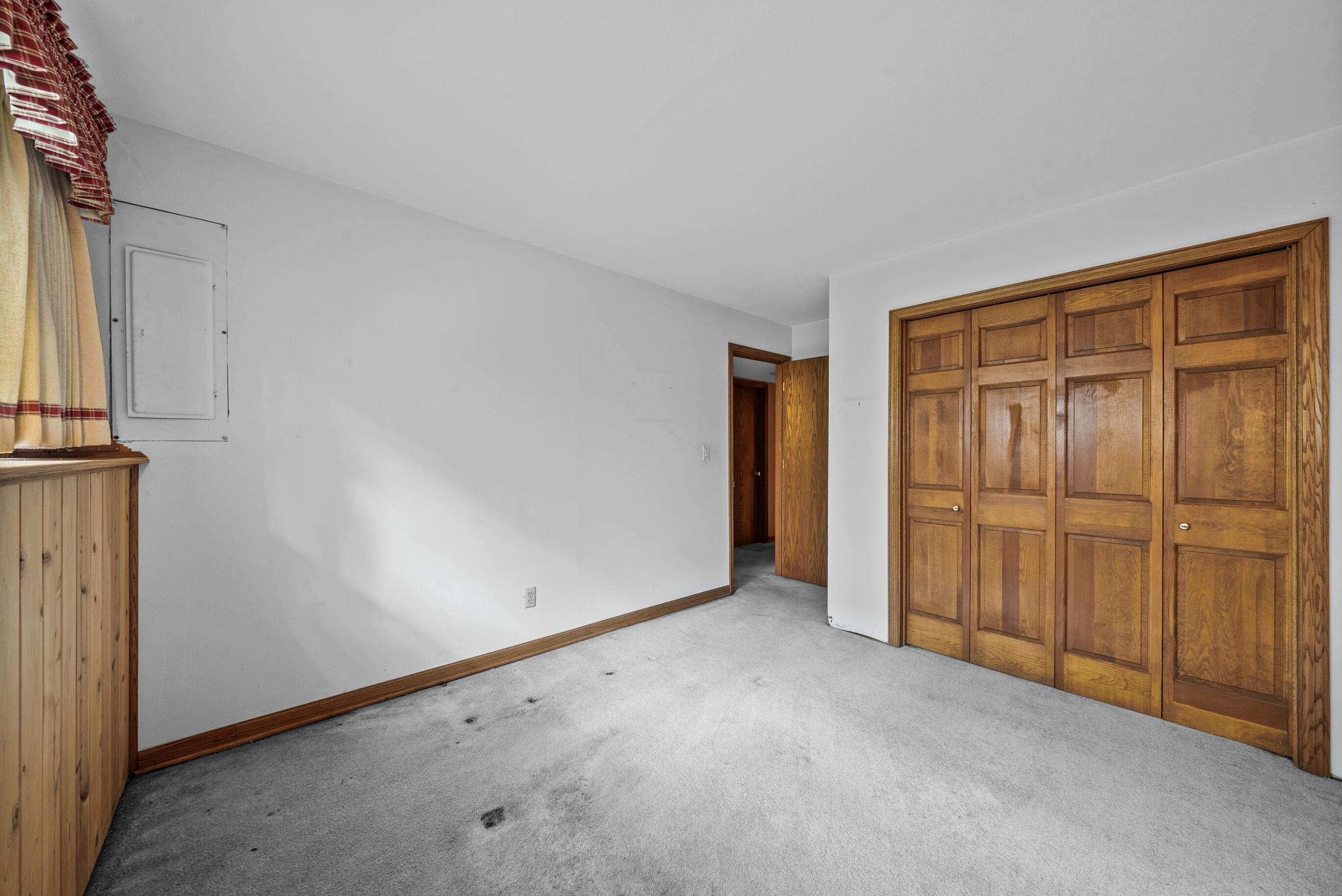 936 Tarrant Dr