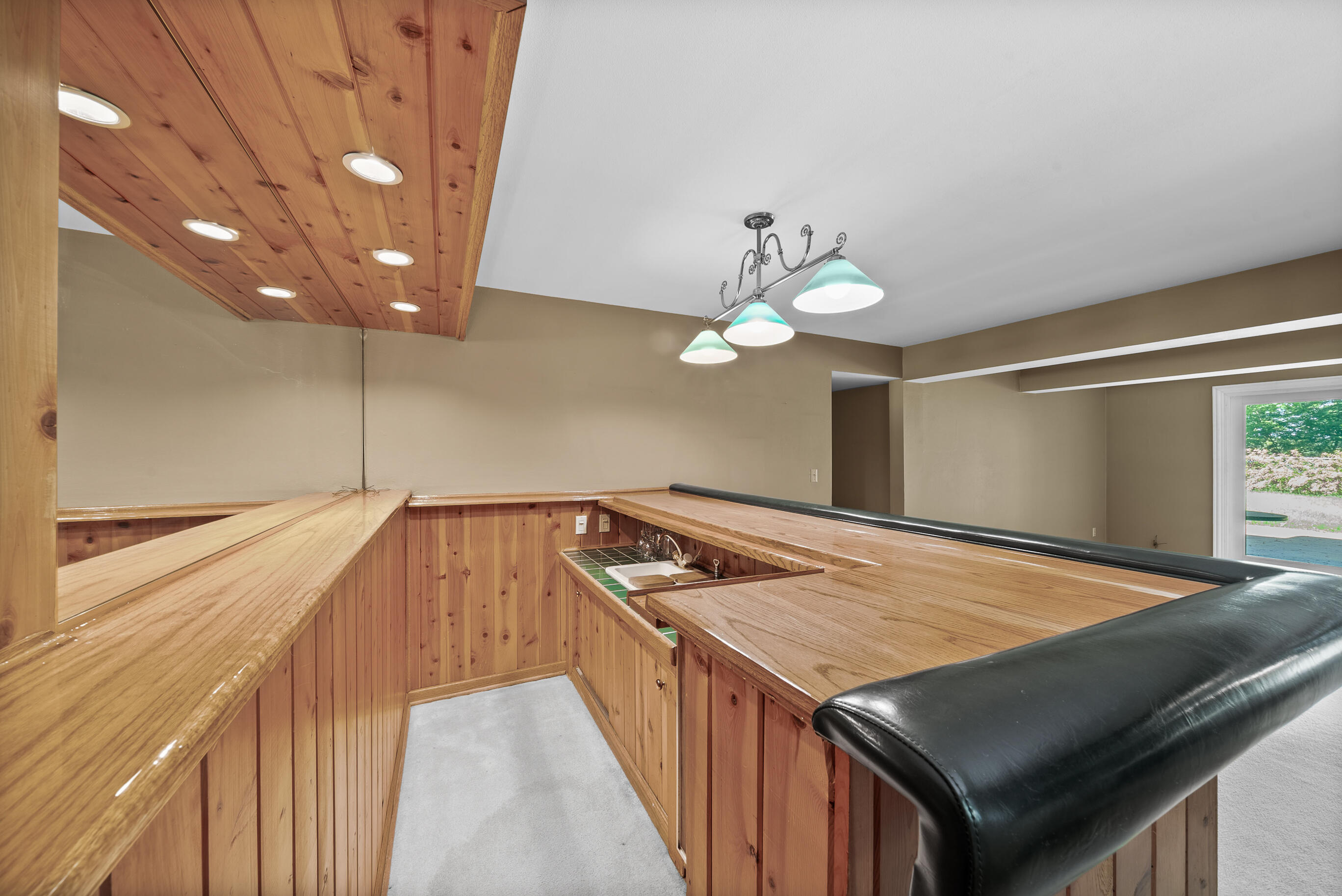 936 Tarrant Dr