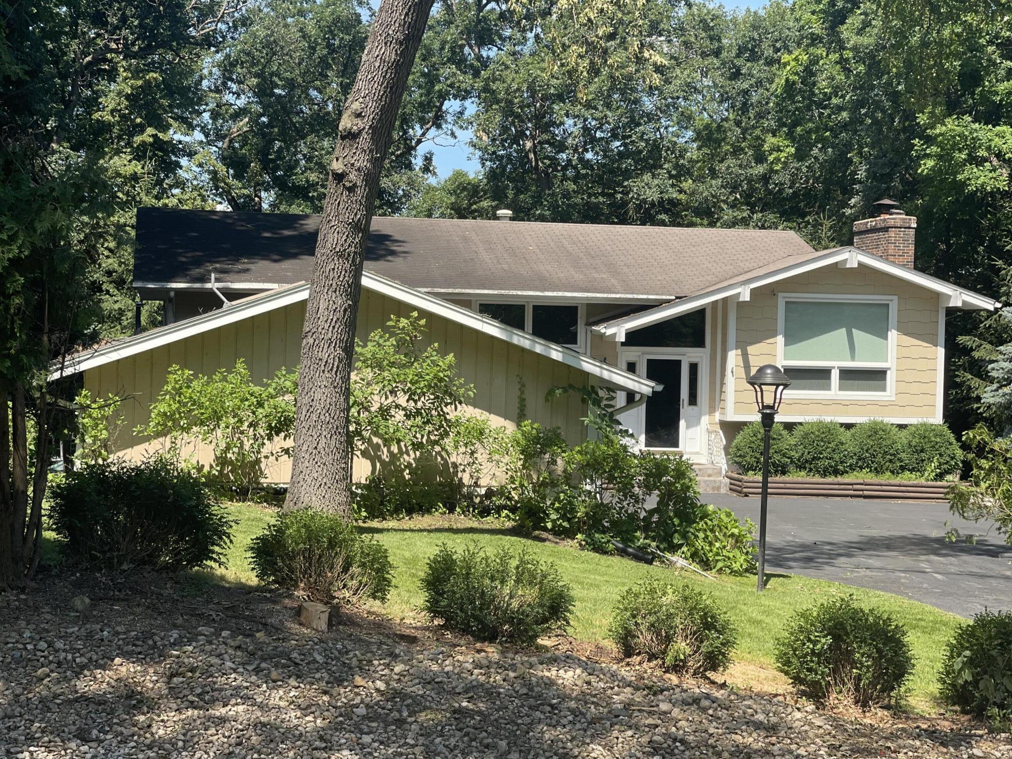 936 Tarrant Dr