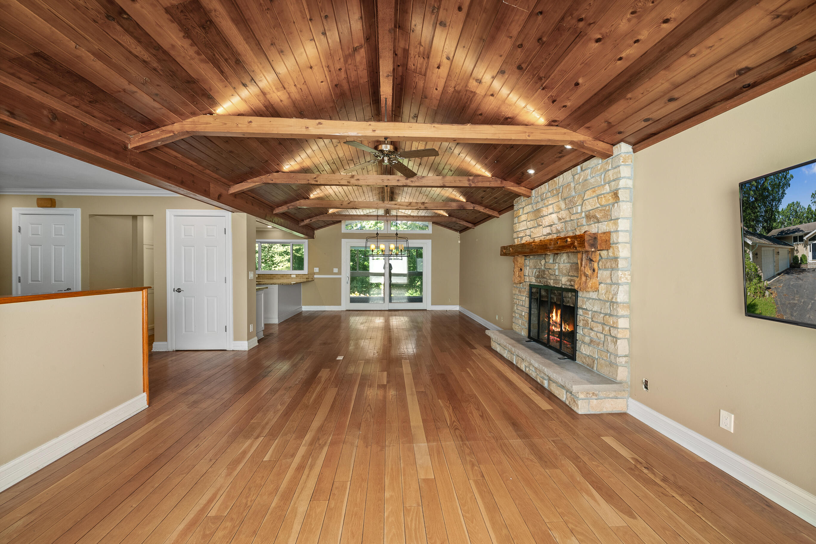 936 Tarrant Dr