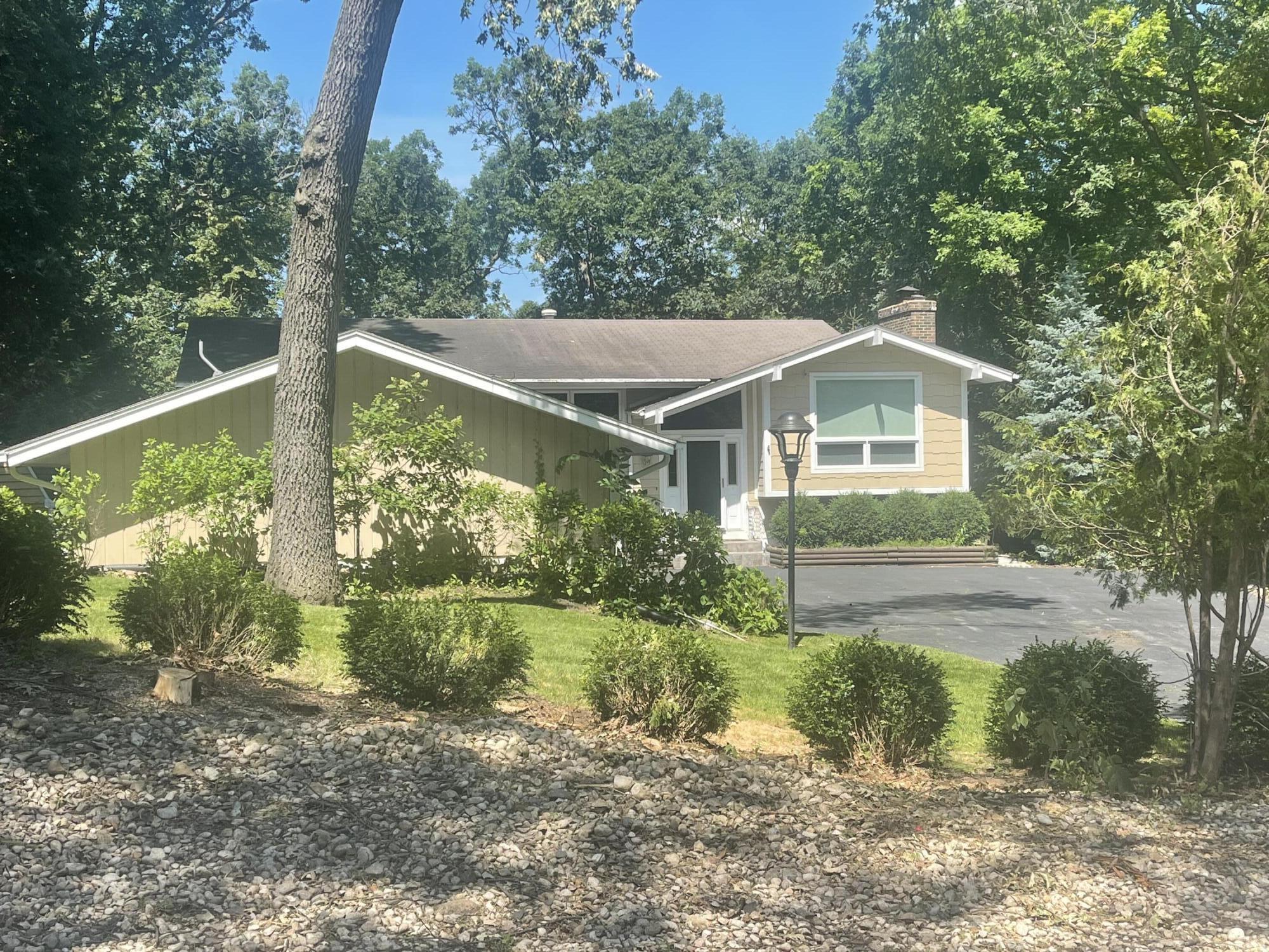 936 Tarrant Dr