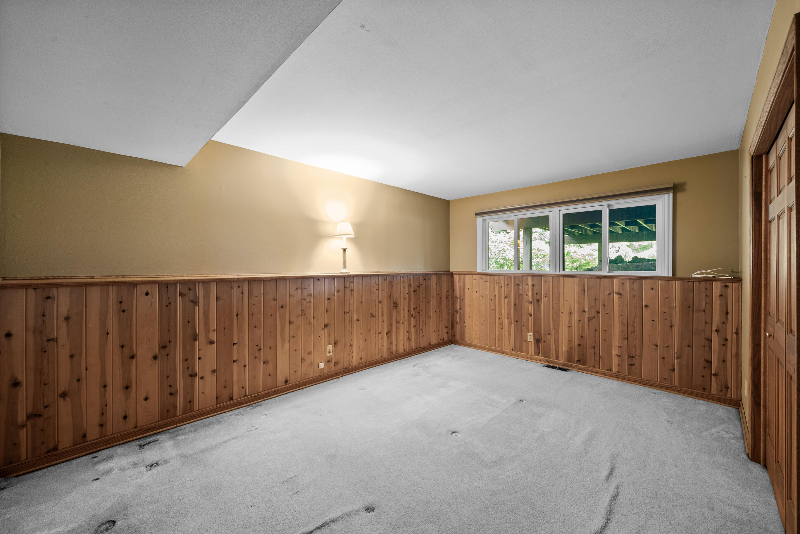 936 Tarrant Dr