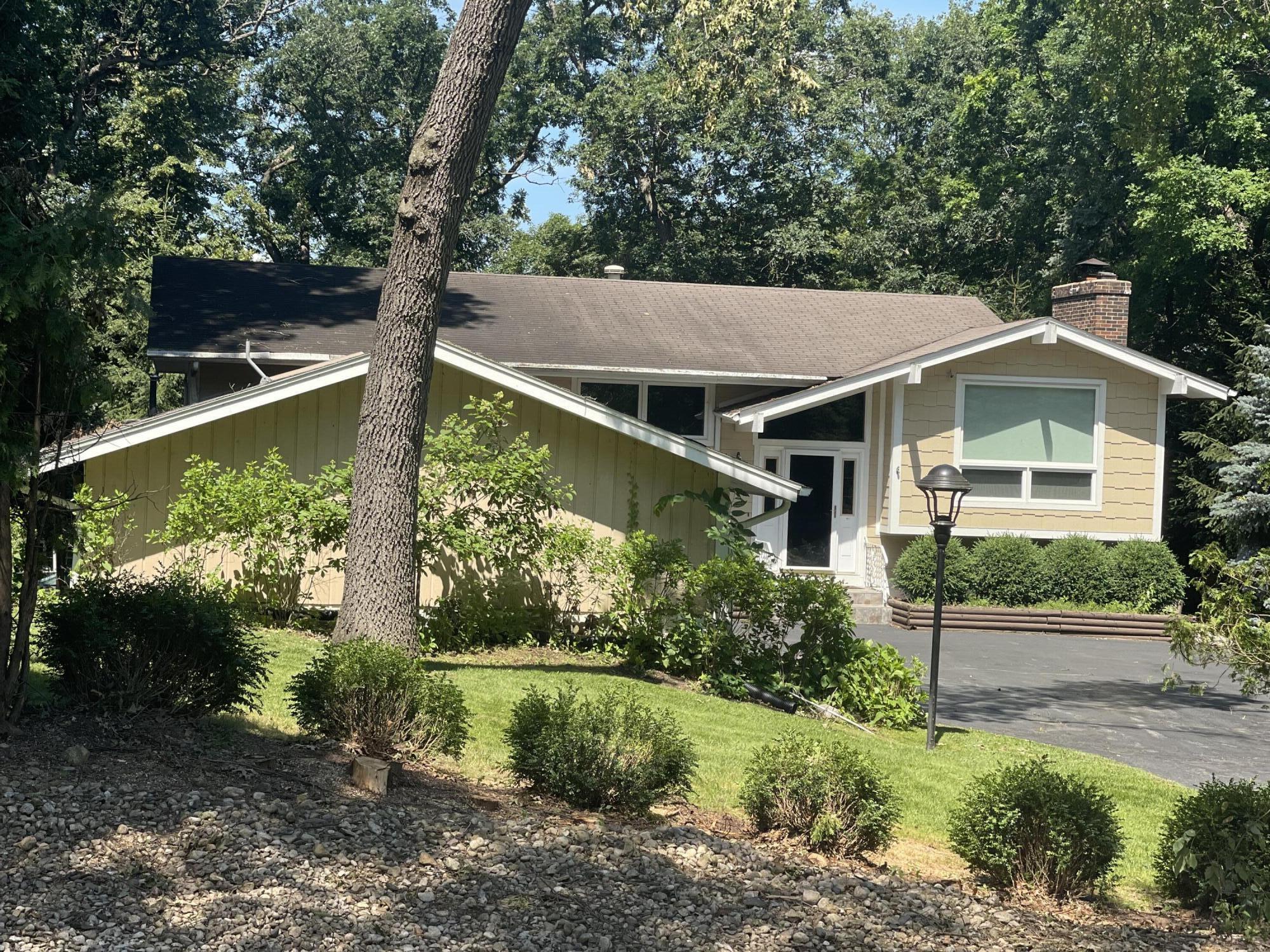 936 Tarrant Dr