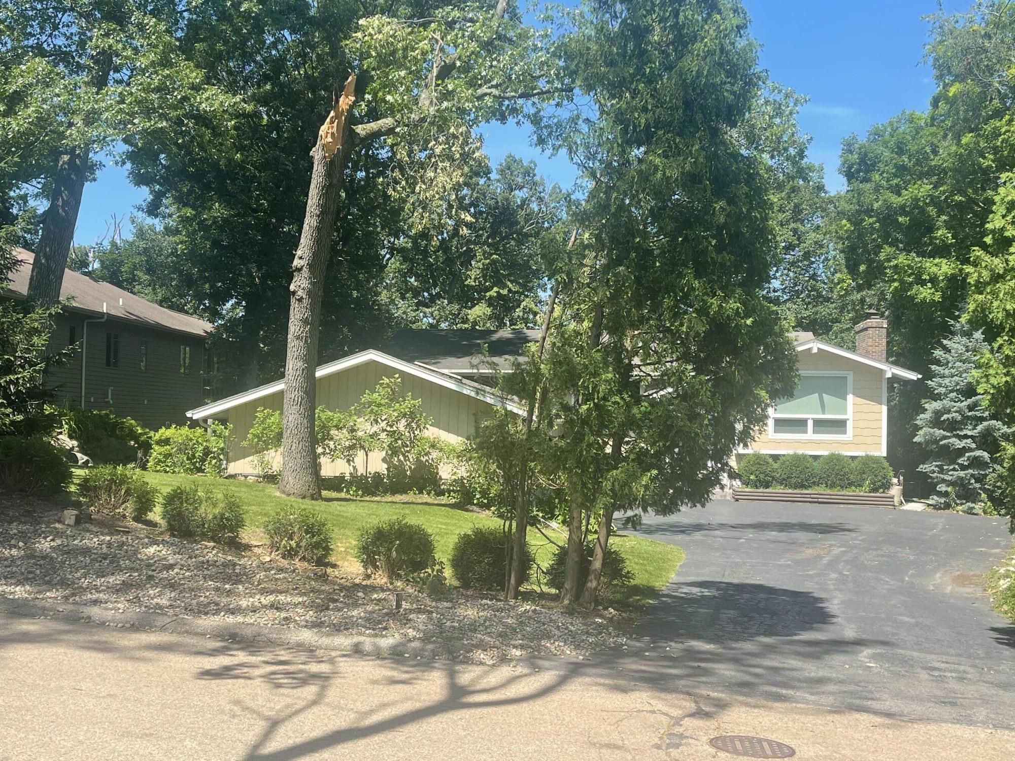936 Tarrant Dr
