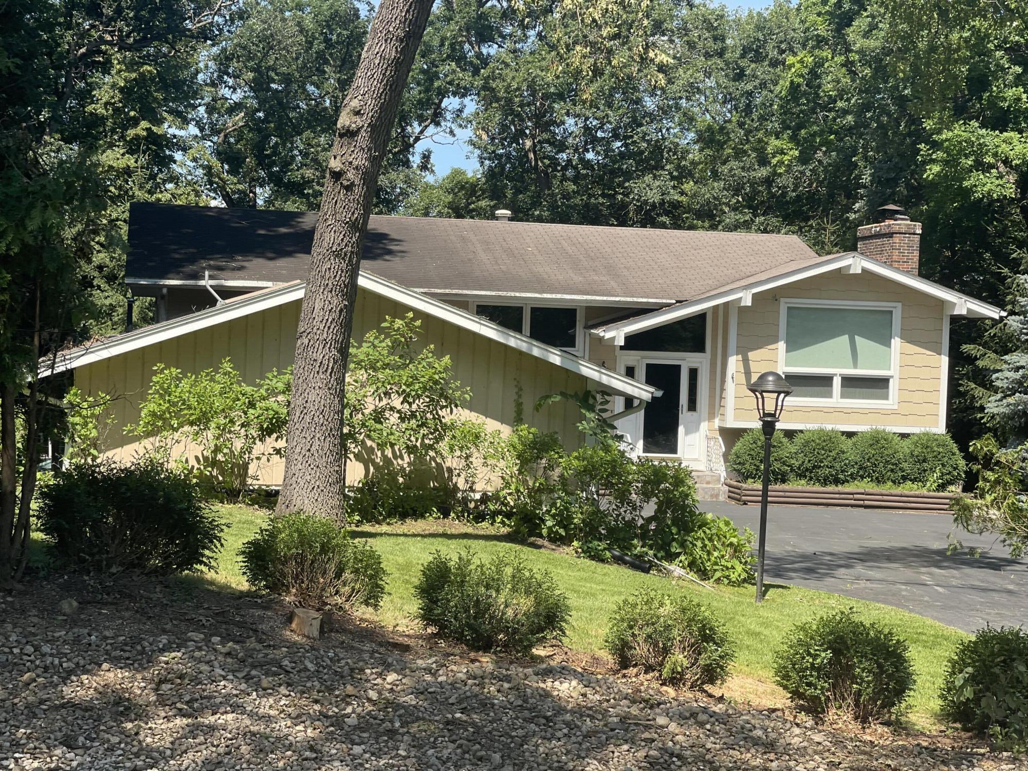 936 Tarrant Dr