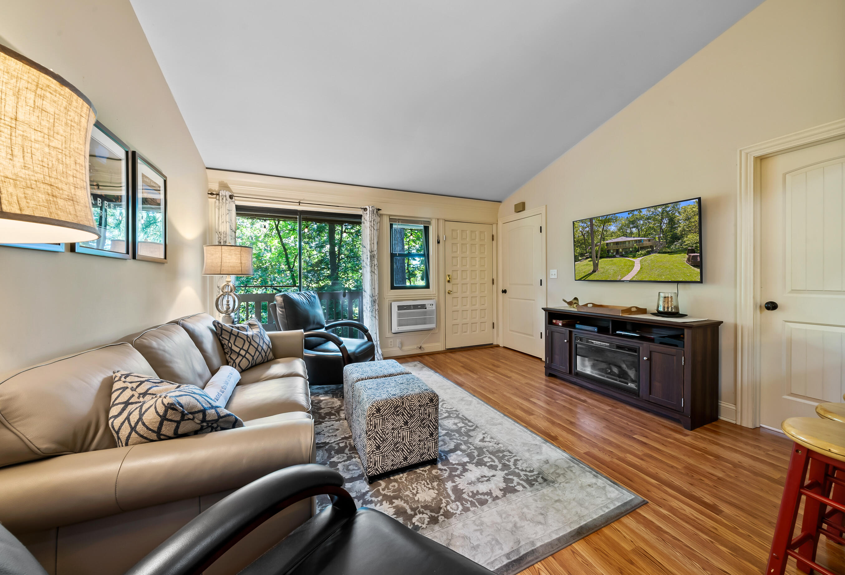 403 Deerpath W - F