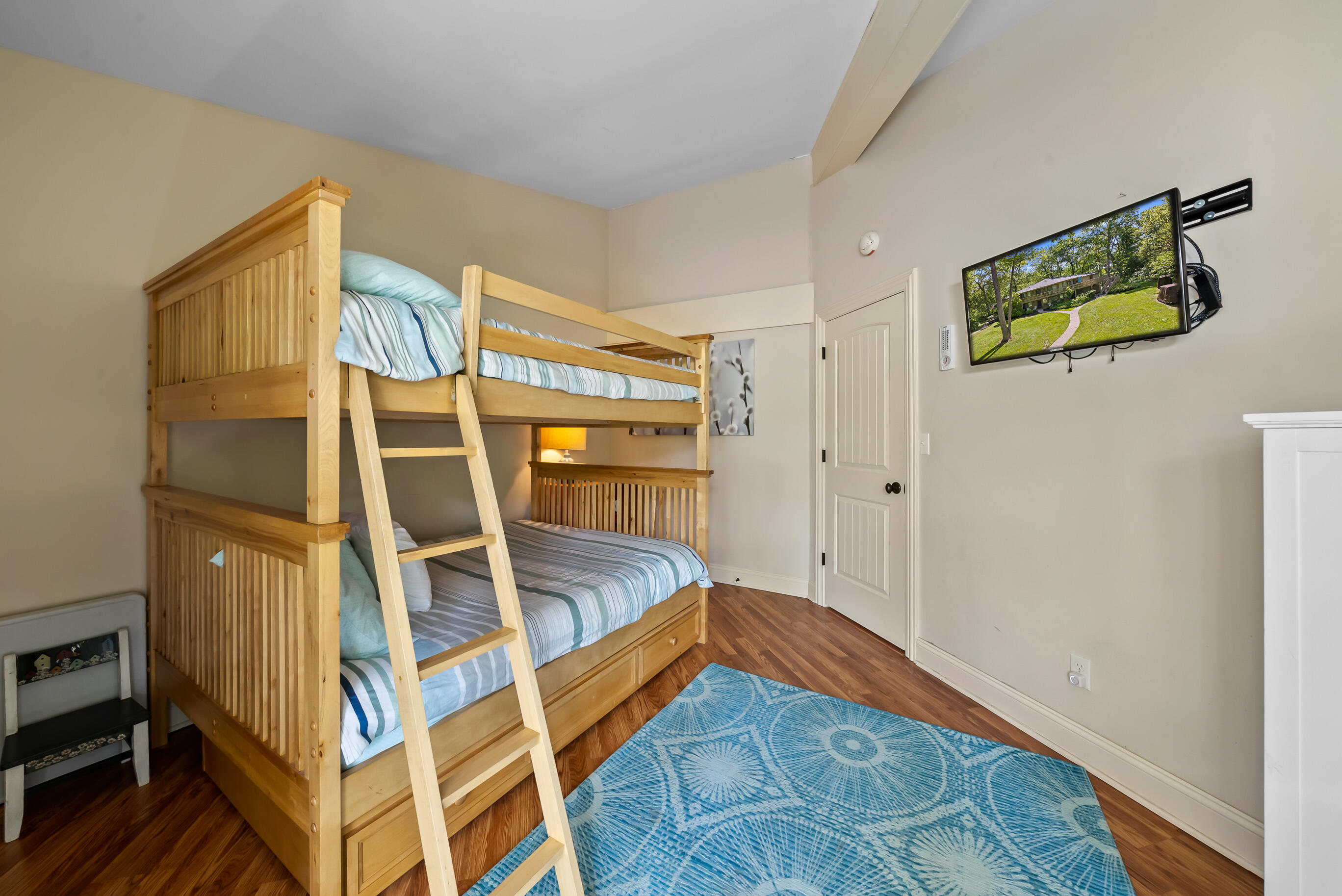403 Deerpath W - F