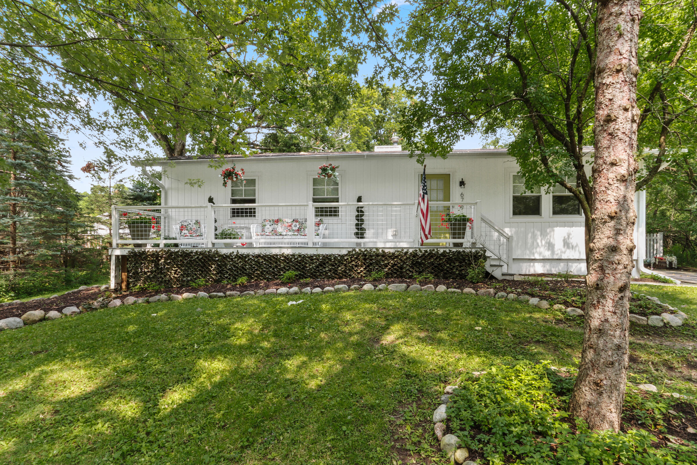 678 S Lakeshore Dr