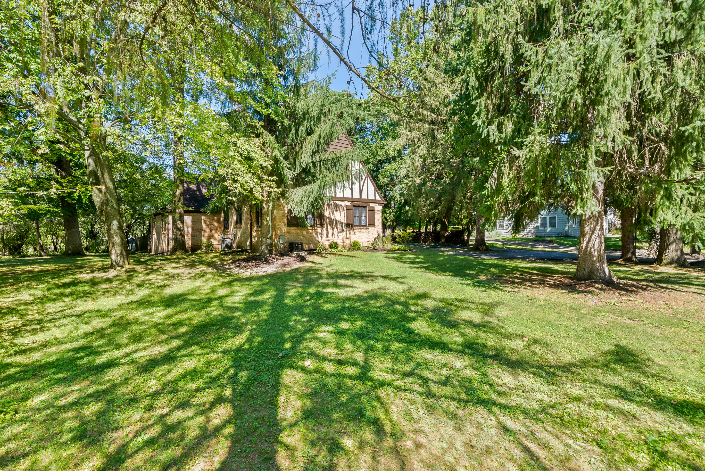 784 Arrowhead Dr