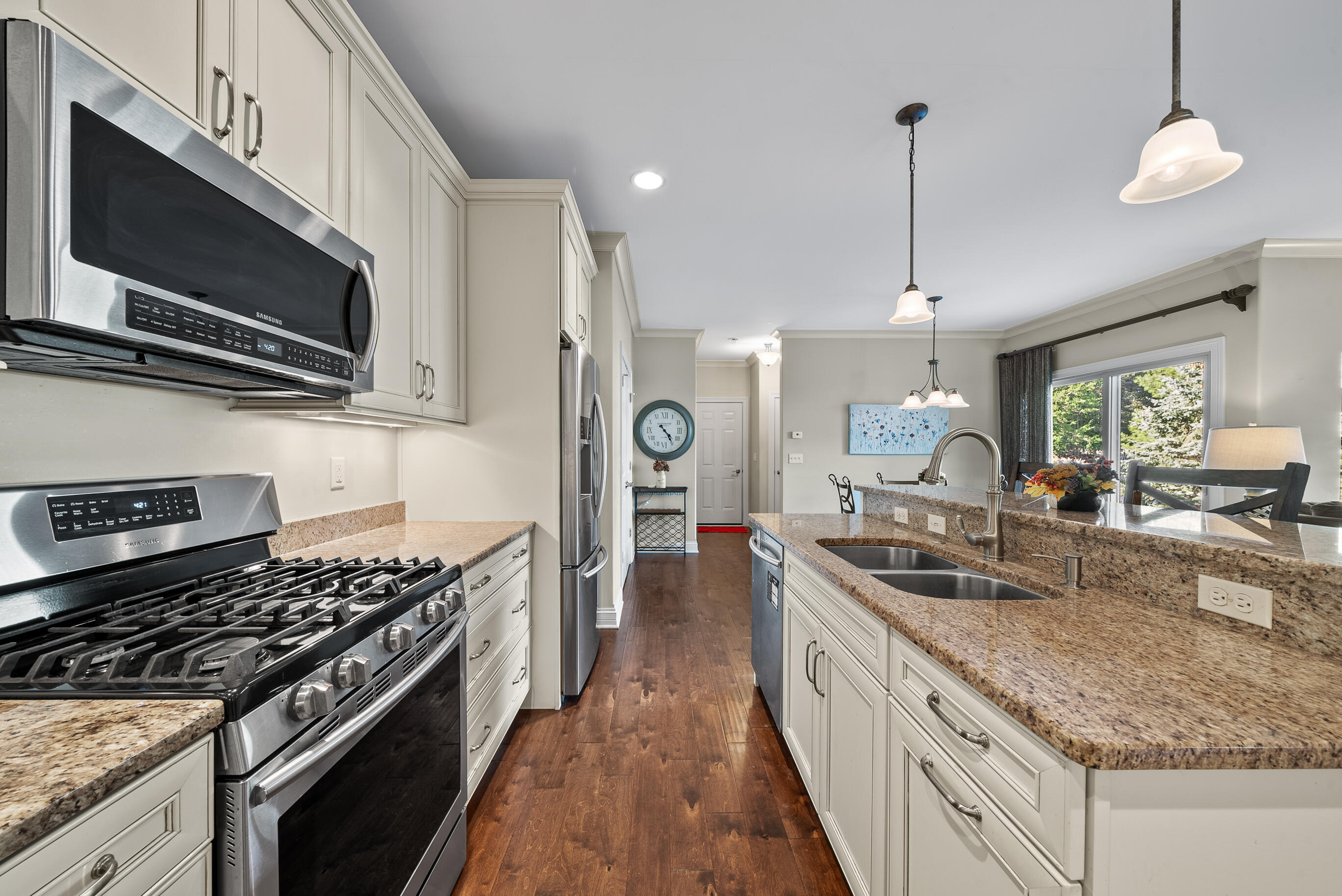658 Baker St