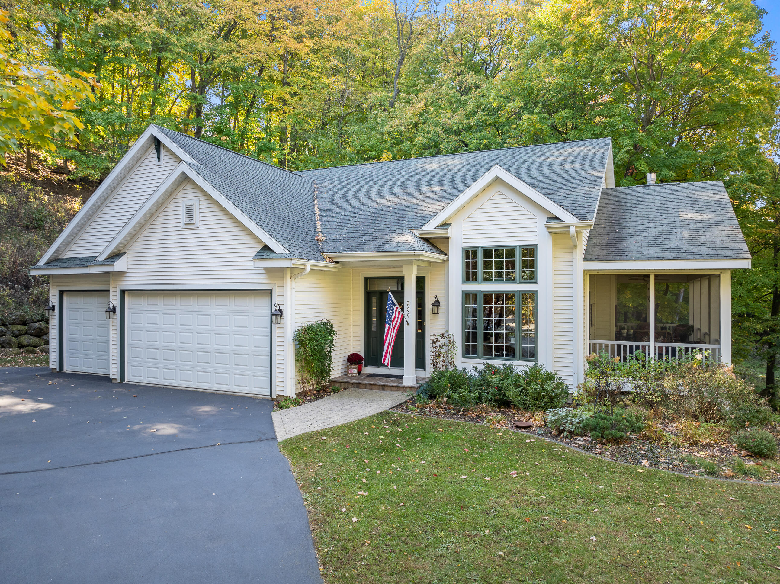 209 Jensen Dr