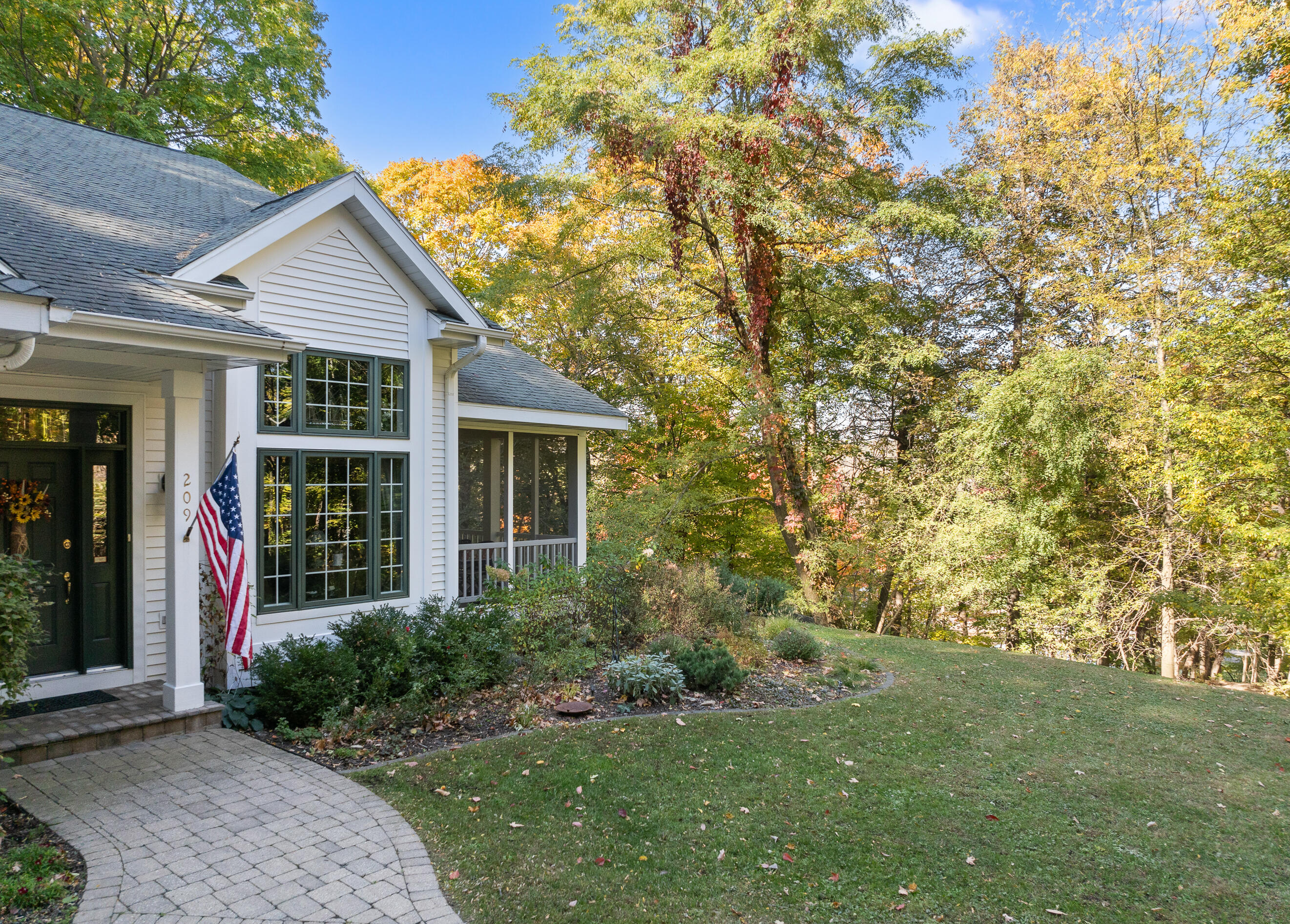 209 Jensen Dr